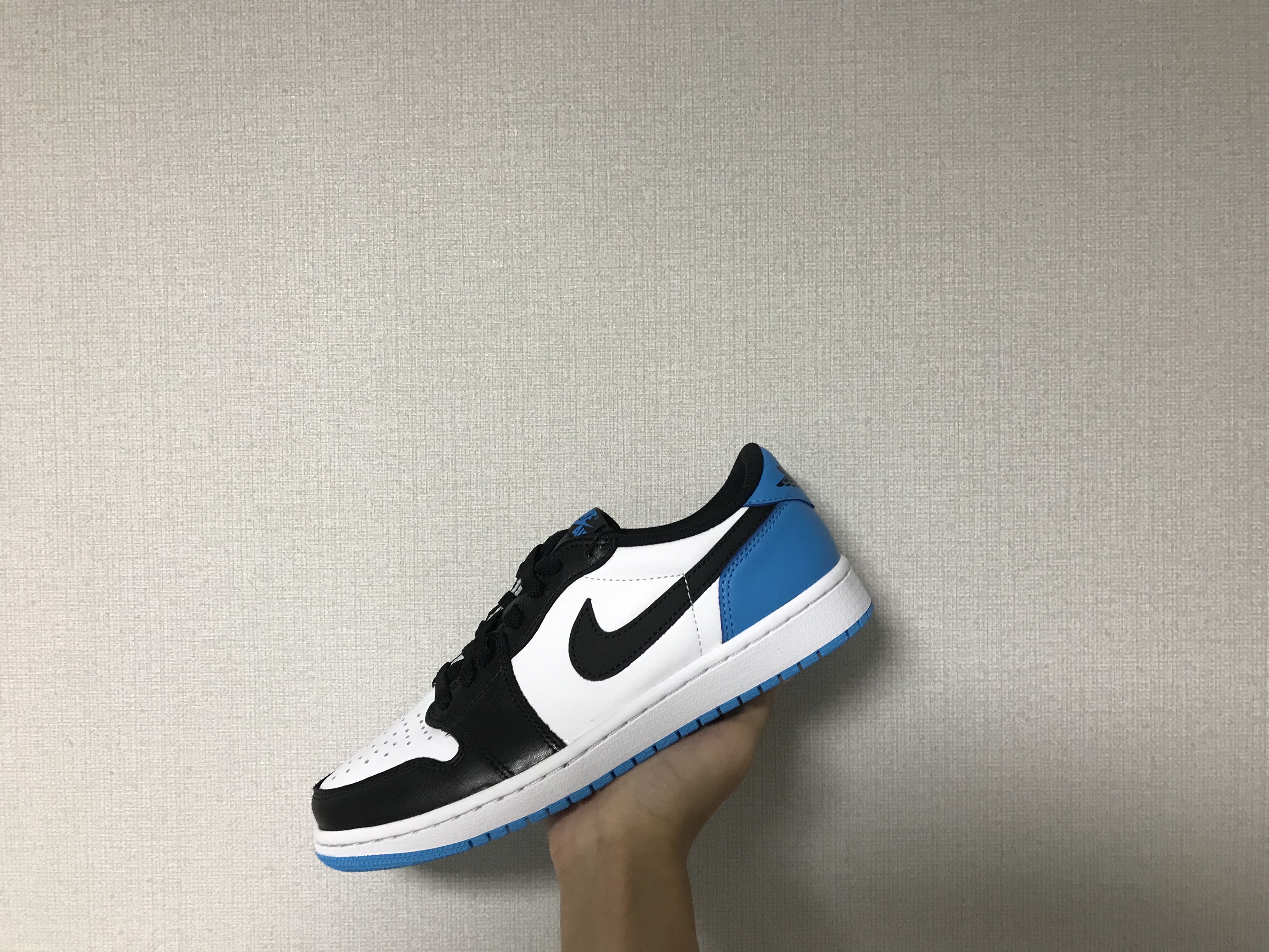 Jordan 1 Retro Low OG Black and Dark Powder Blue, (W) Jordan 1 Retro Low OG Black and Dark Powder Blue 착용 스타일 - 2