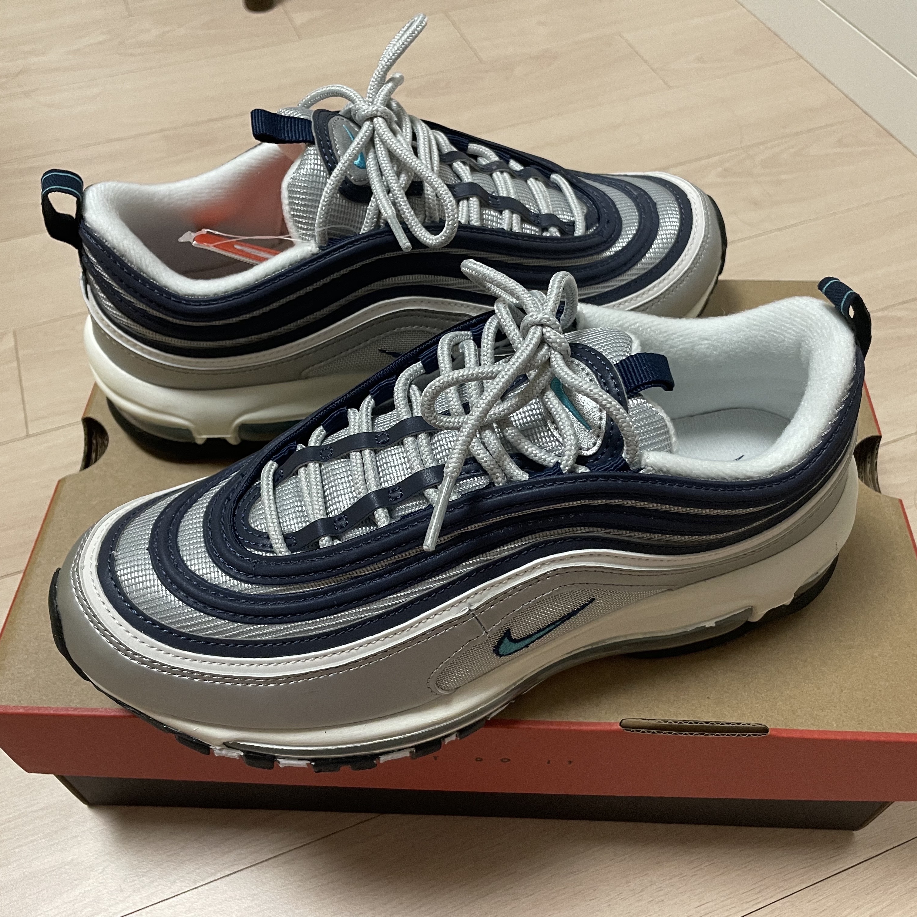 Nike Air Max 97 OG Metallic Silver and Chlorine Blue 착용 스타일 - 1