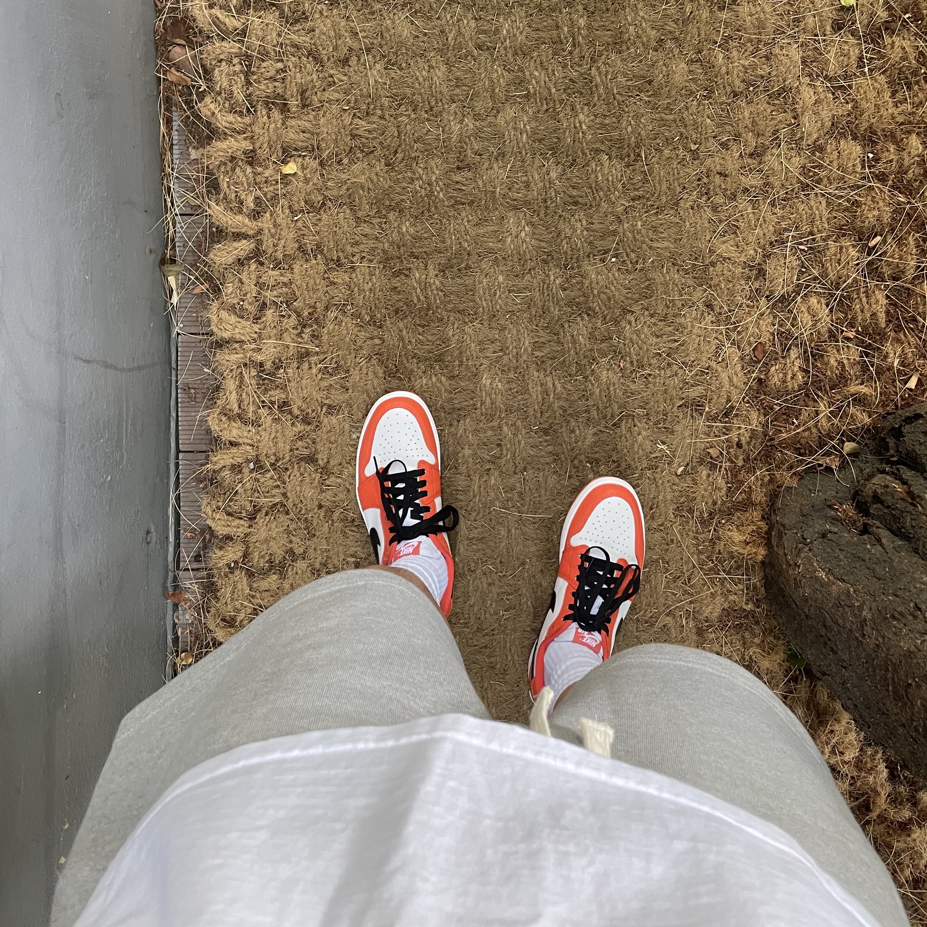 Jordan 1 Low OG Starfish 착용 스타일