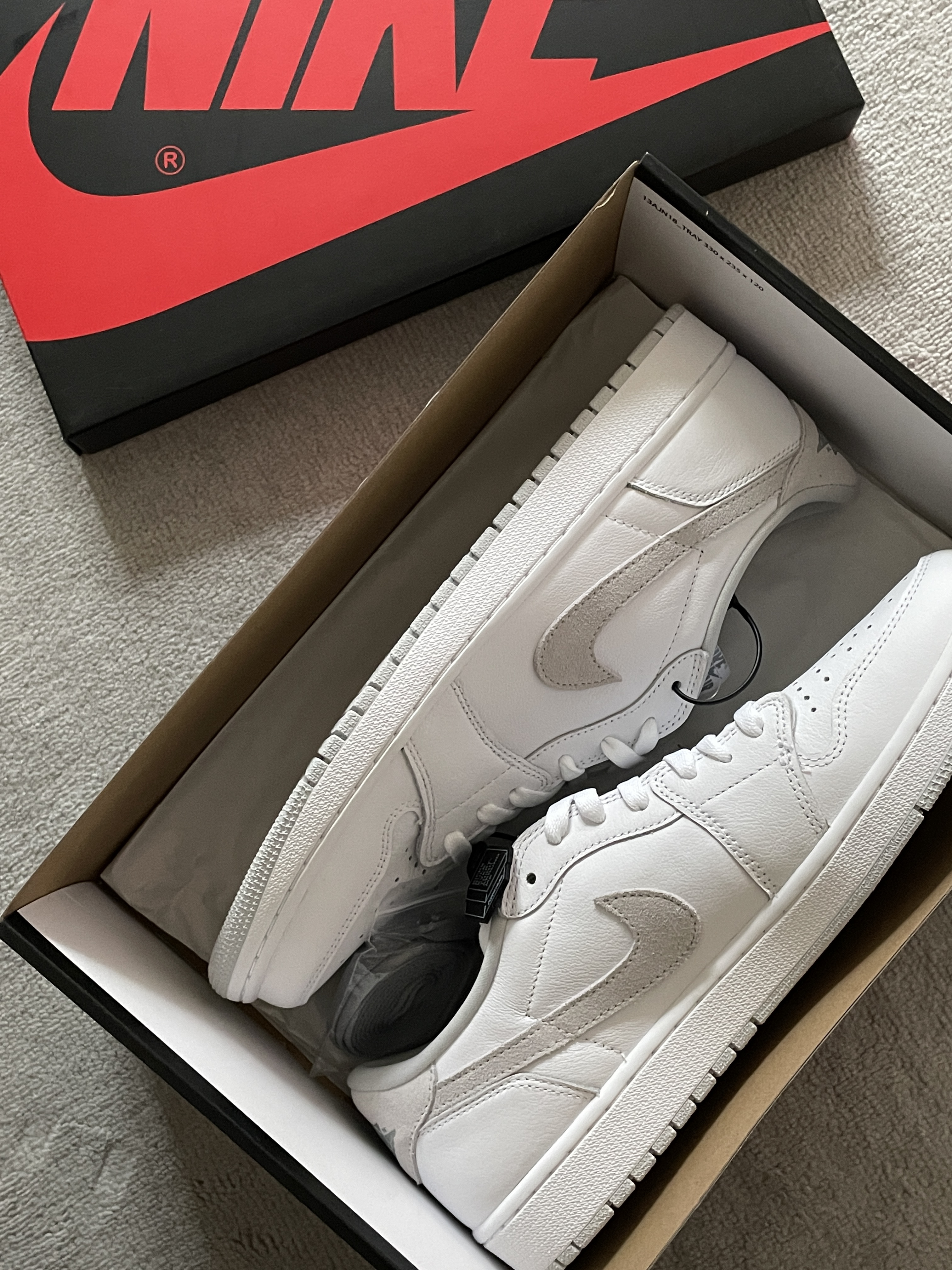 Jordan 1 Low OG Neutral Grey, (W) Jordan 1 Low OG Neutral Grey 착용 스타일 - 1