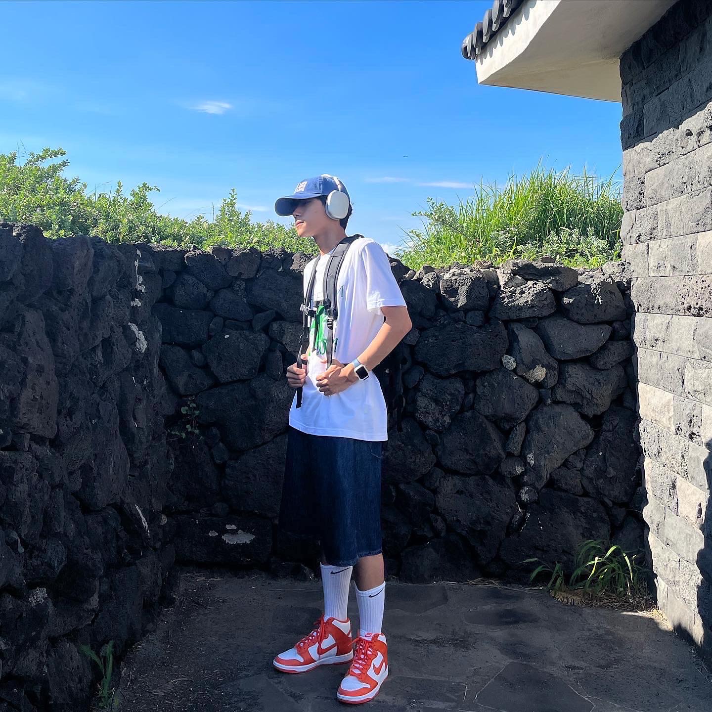 Apple AirPods Max Lightning Silver (Korean Ver.), Nike Dunk High Retro Orange Blaze 착용 스타일 - 1
