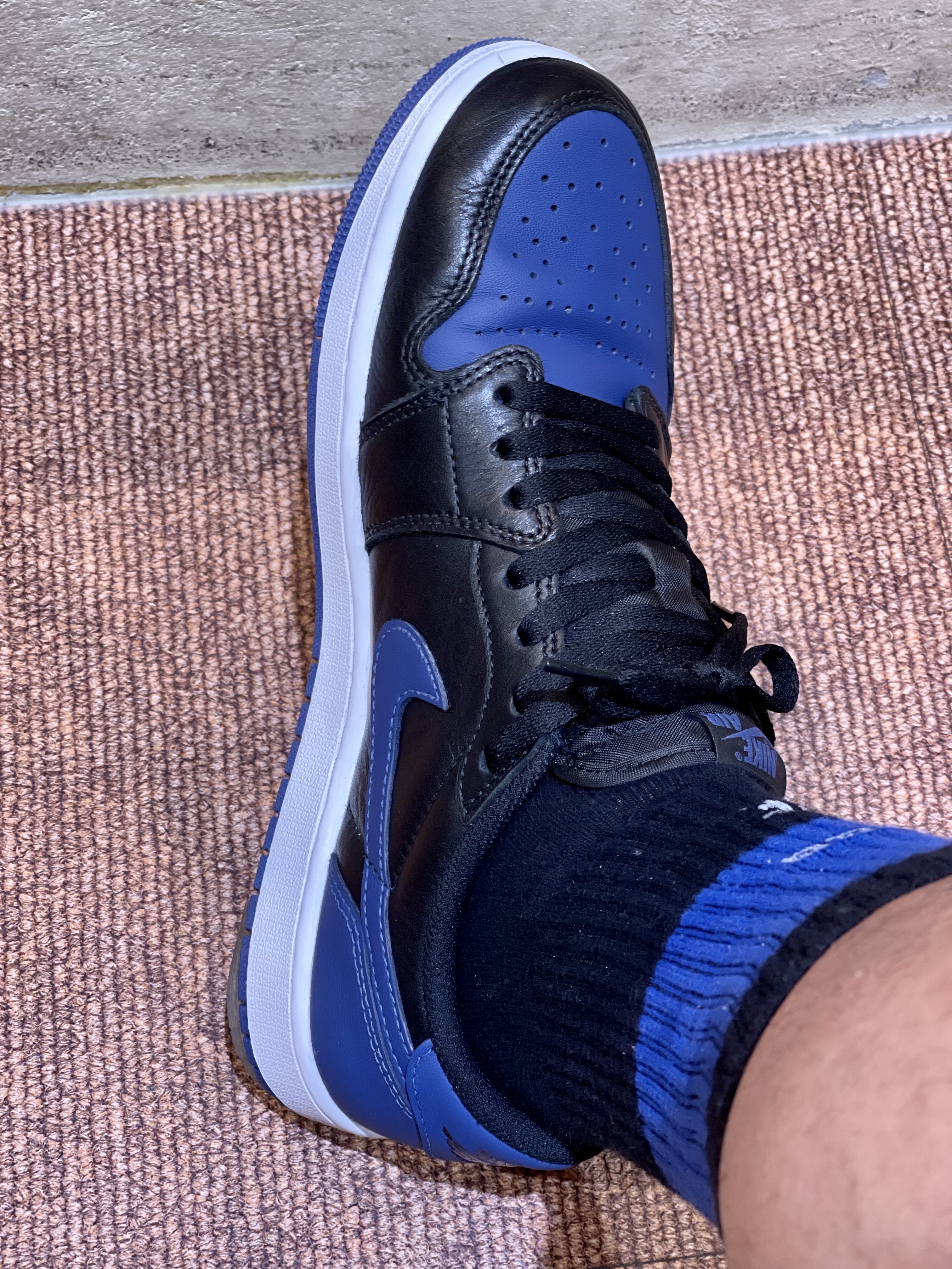 Jordan 1 Retro Low OG Mystic Navy, Jordan 1 Retro Low OG Black and Dark Powder Blue 착용 스타일 - 3