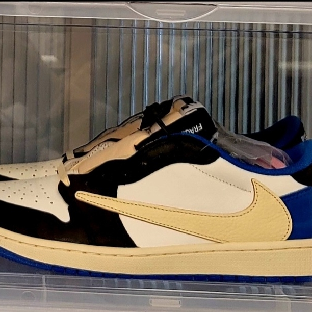 Jordan 1 Retro Low OG Black and Dark Powder Blue, (W) Jordan 1 Retro Low OG Black and Dark Powder Blue 착용 스타일 - 2