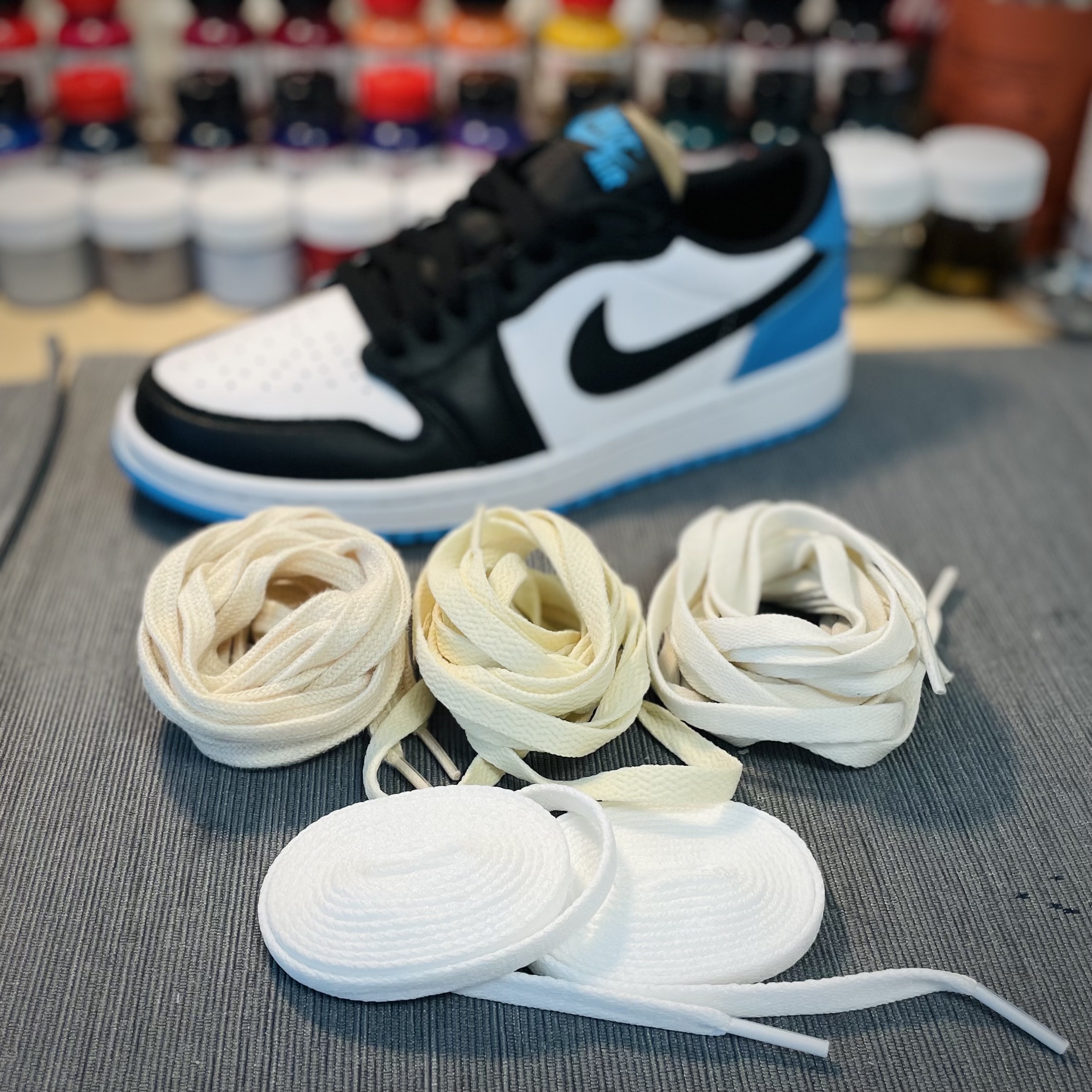 Jordan 1 Retro Low OG Black and Dark Powder Blue, (W) Jordan 1 Retro Low OG Black and Dark Powder Blue 착용 스타일 - 3