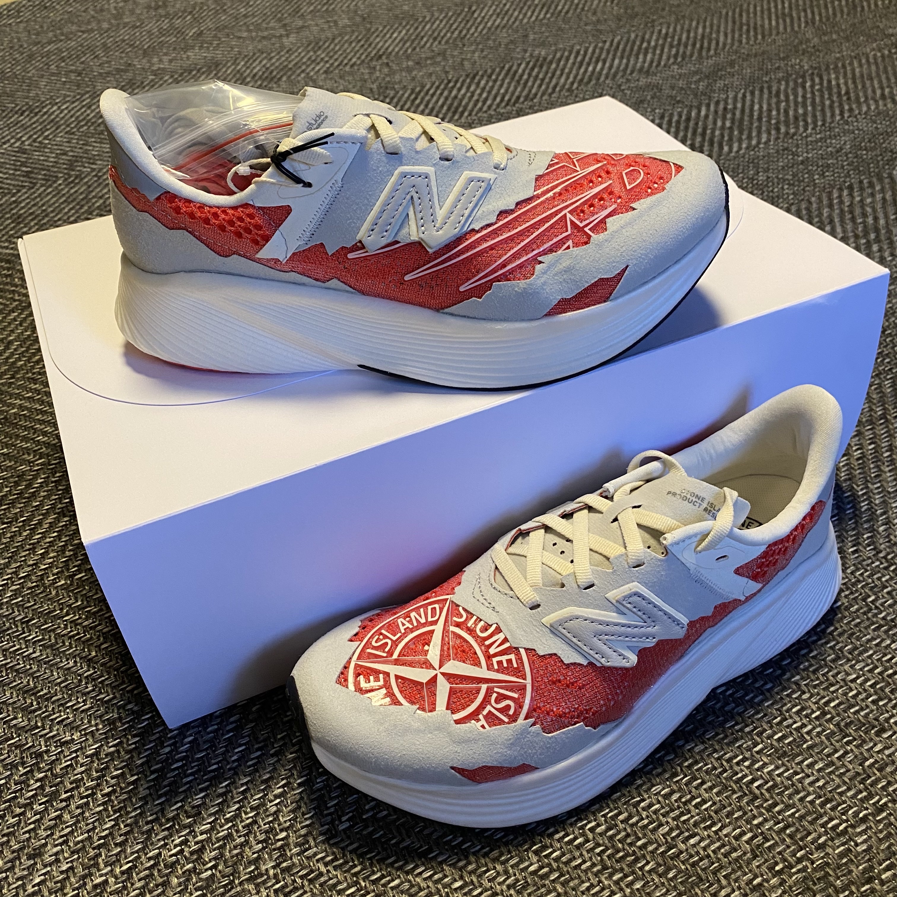 New Balance x Stone Island x Tokyo Design Studio FuelCell RC Elite v2 SI Red 착용 스타일
