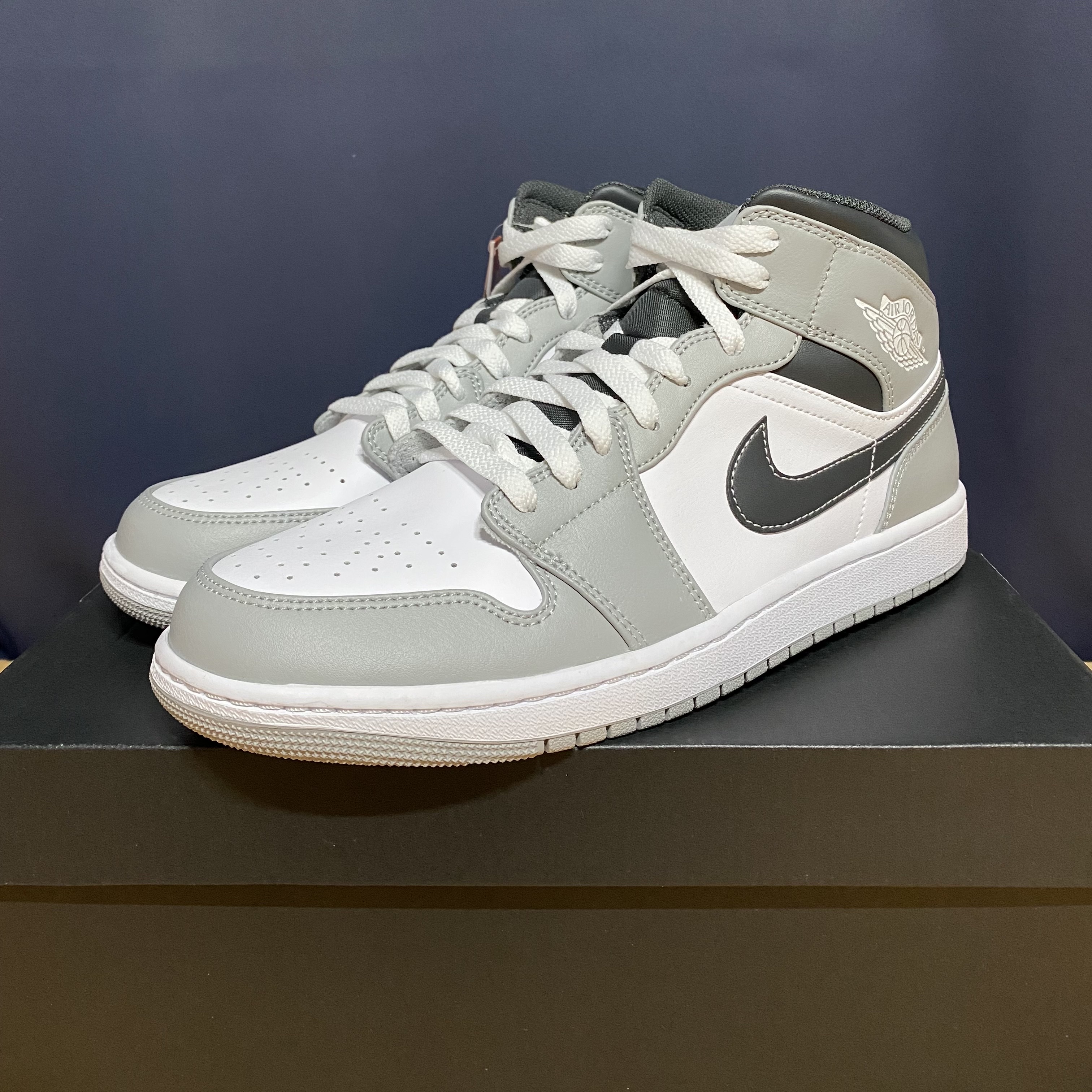 Jordan 1 Mid Light Smoke Grey Anthracite 착용 스타일