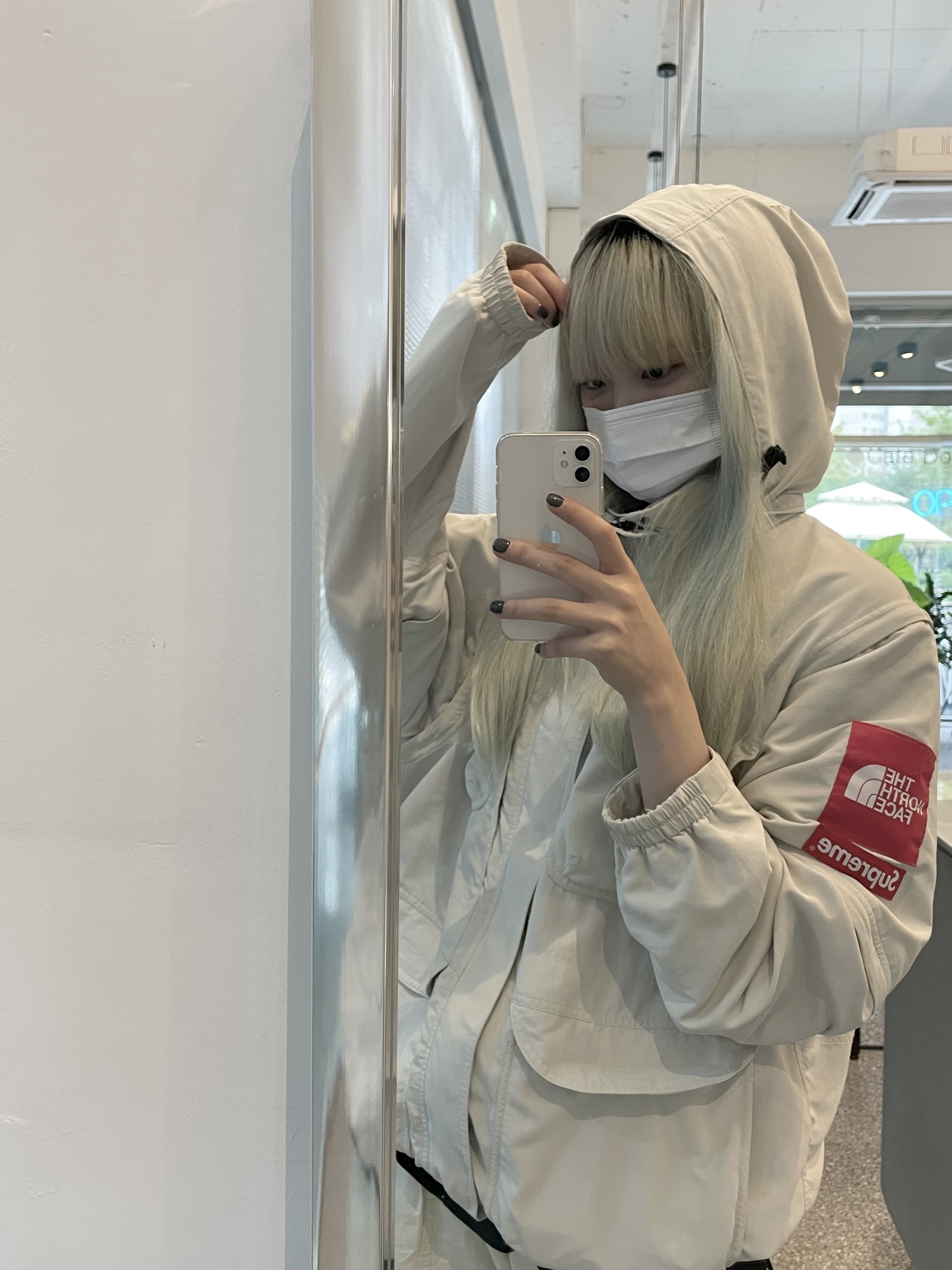 Supreme x The North Face Trekking Convertible Jacket Stone - 22SS 착용 스타일