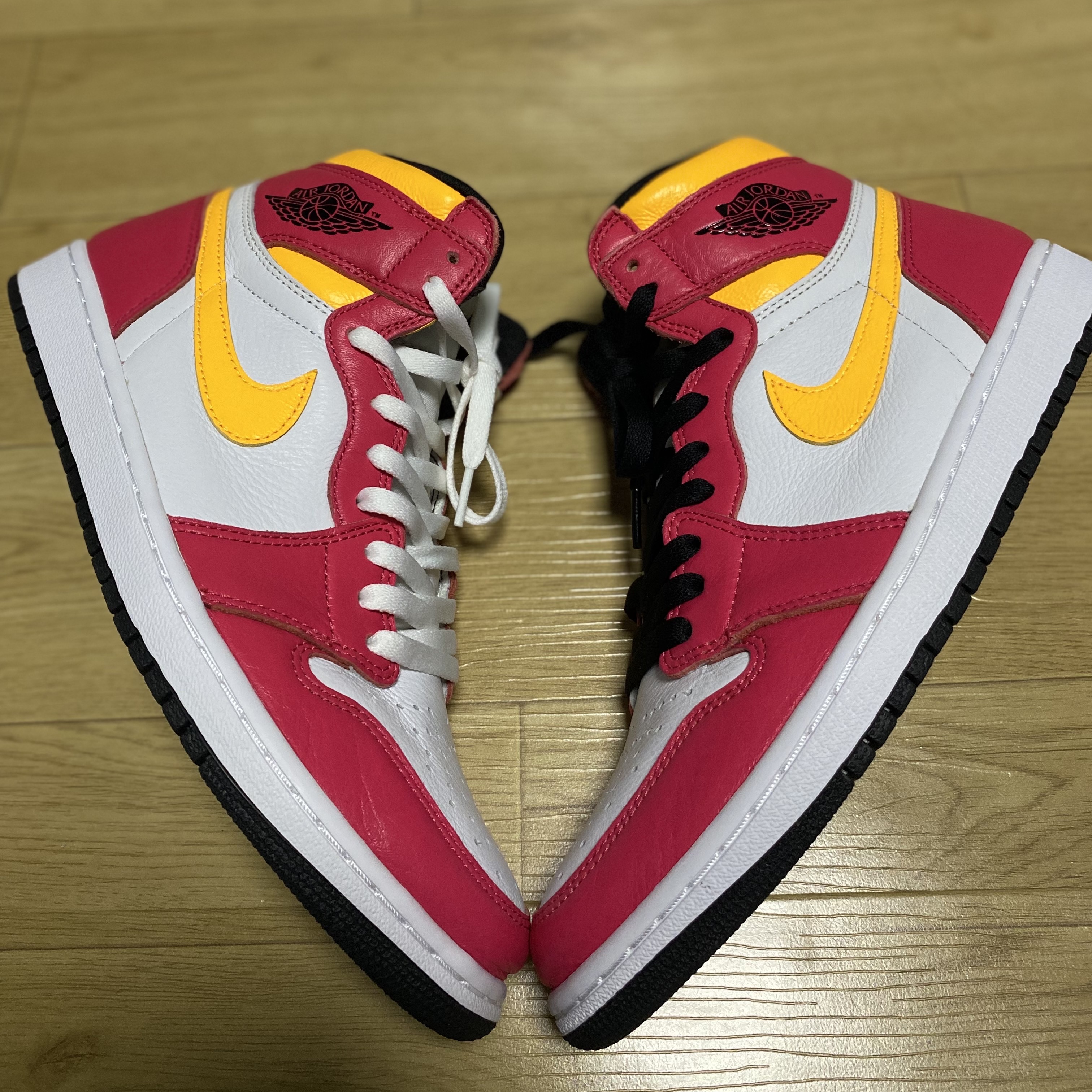 Jordan 1 Retro High OG Light Fusion Red 착용 스타일