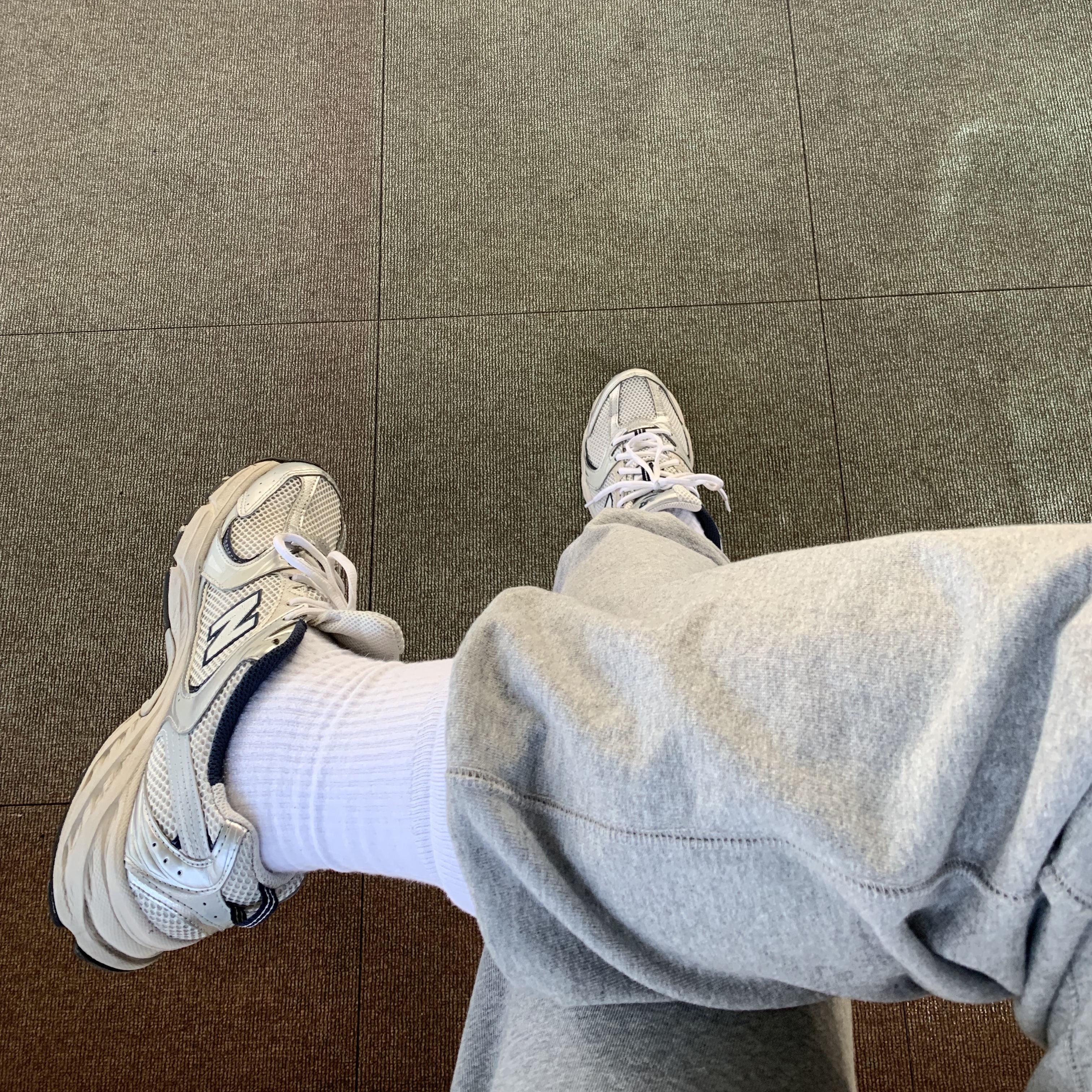 New Balance 530 Steel Grey 착용 스타일