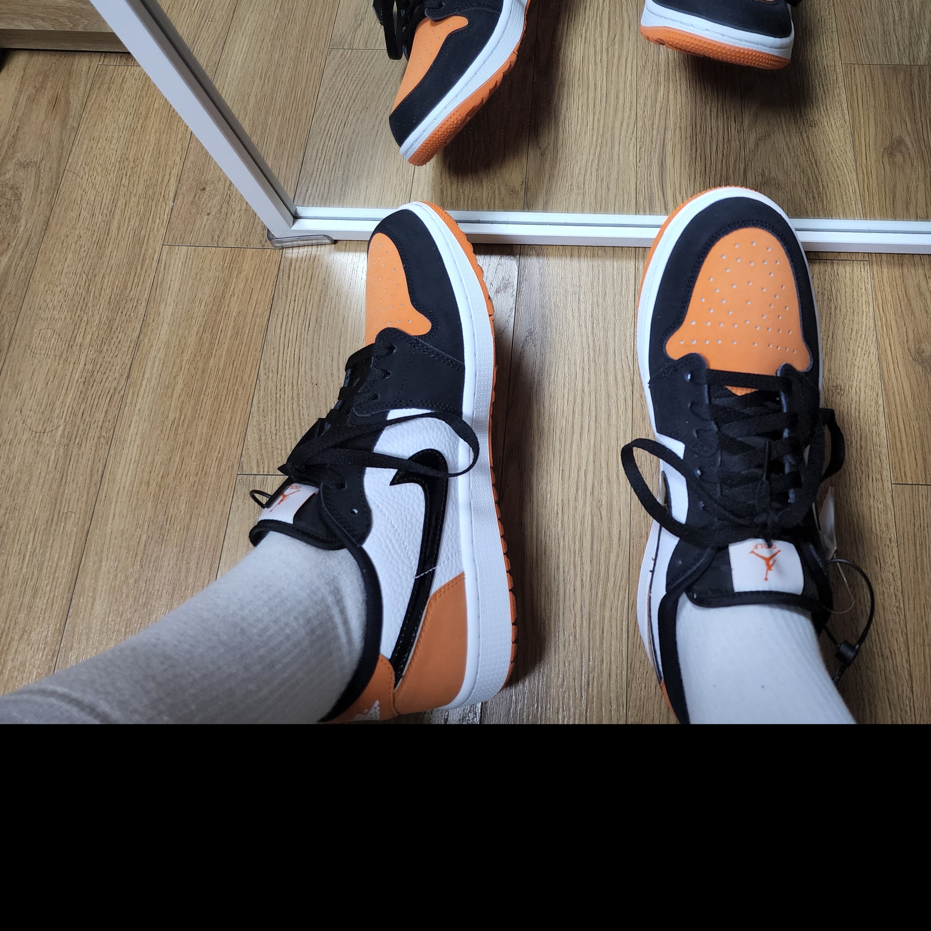 Jordan 1 Low Golf Starfish 착용 스타일 - 3