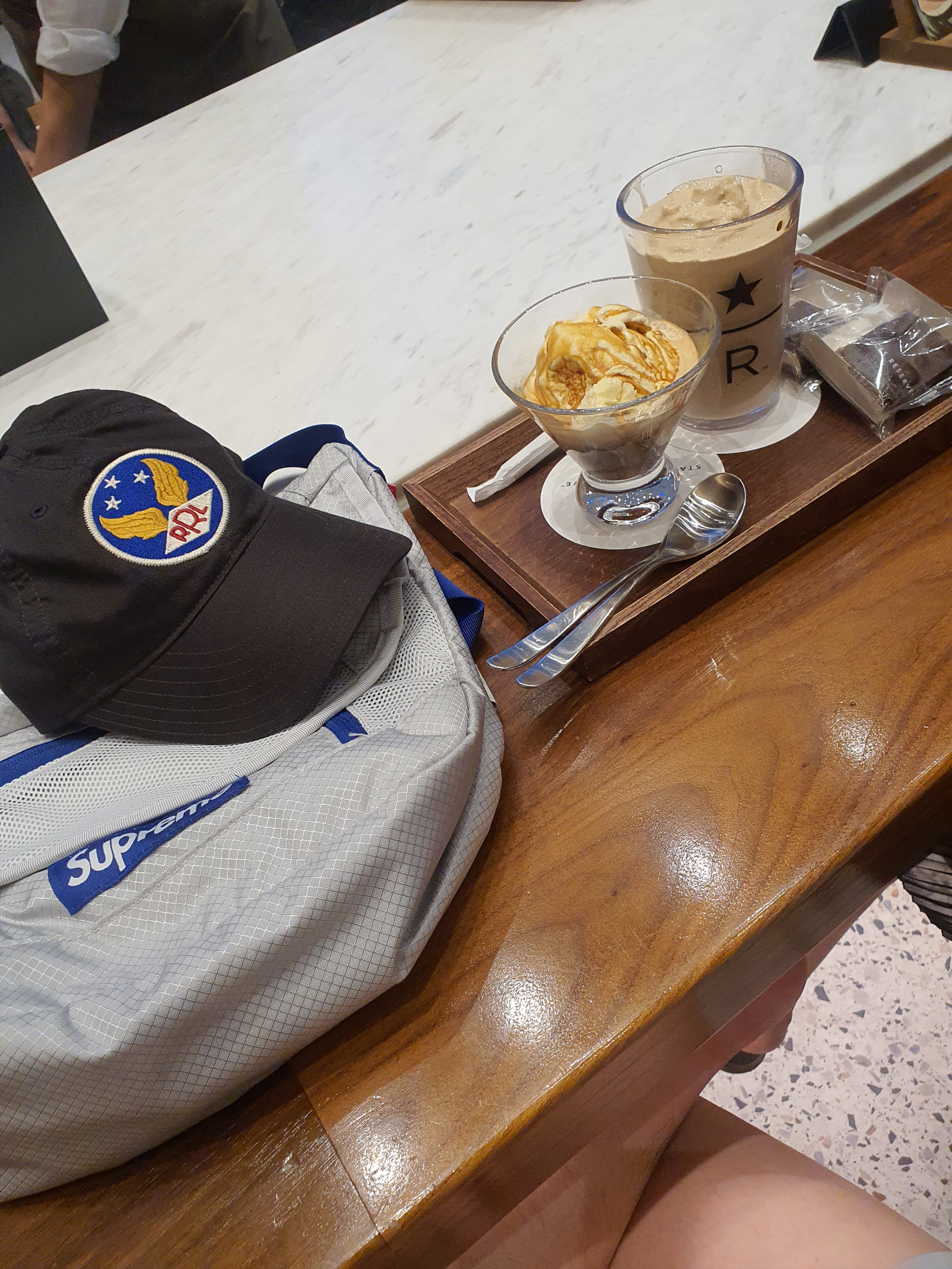 Double RL Garment Dyeing Twill Ball Cap Black, Supreme Small Messenger Bag Silver - 22SS 착용 스타일 - 1