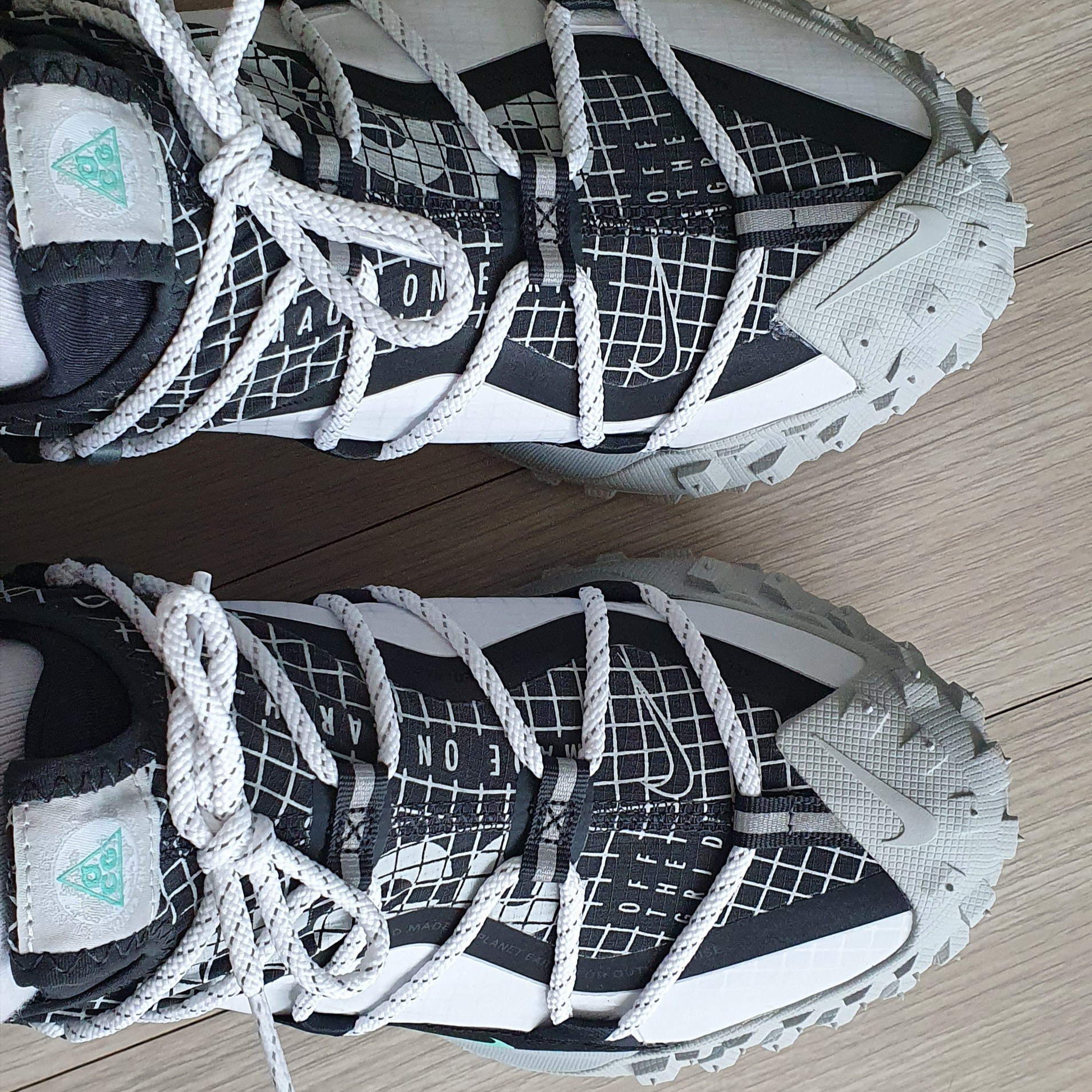 Nike ACG Mountain Fly Low SE White and Black 착용 스타일