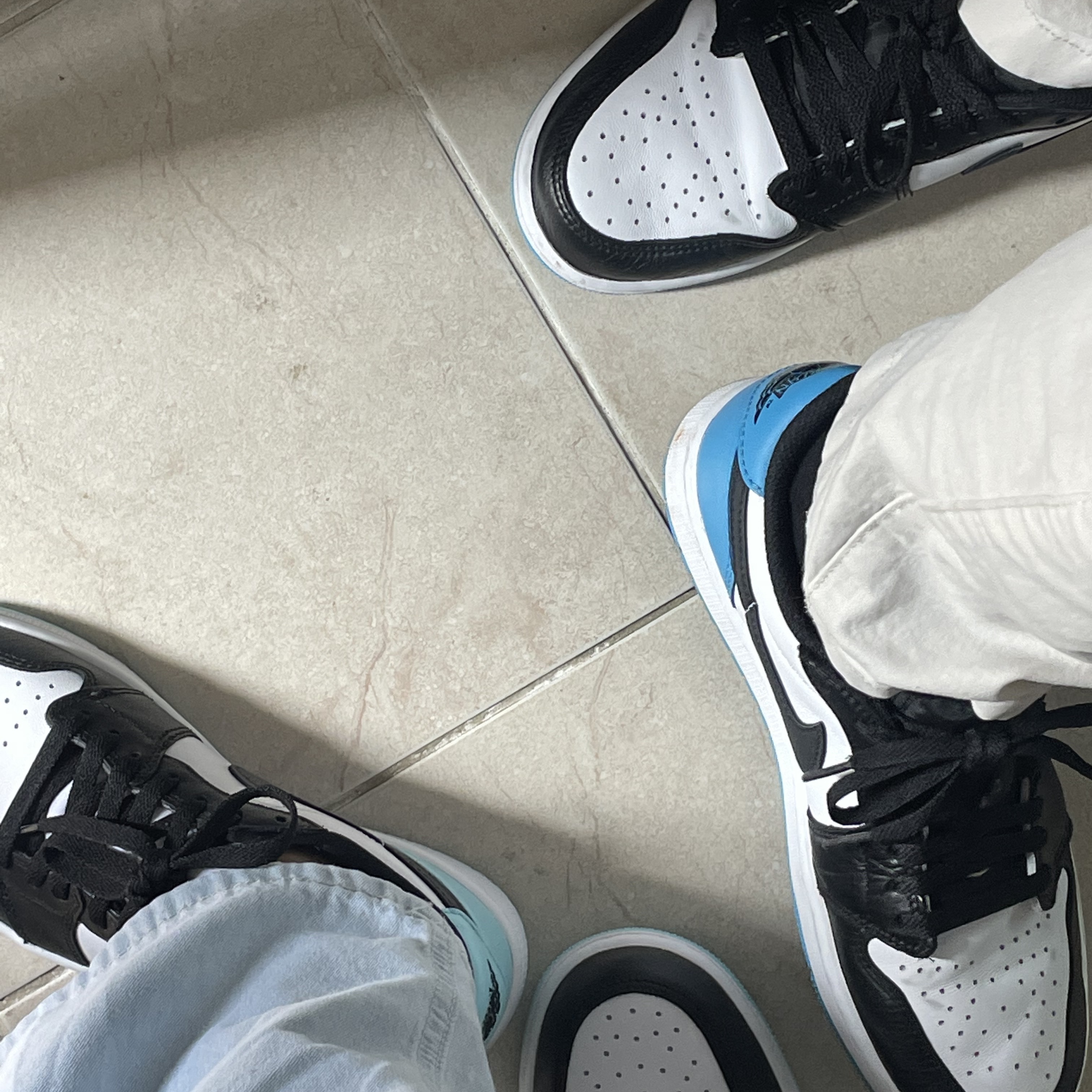 Jordan 1 Low Golf Copa, Jordan 1 Retro Low OG Black and Dark Powder Blue 착용 스타일 - 2