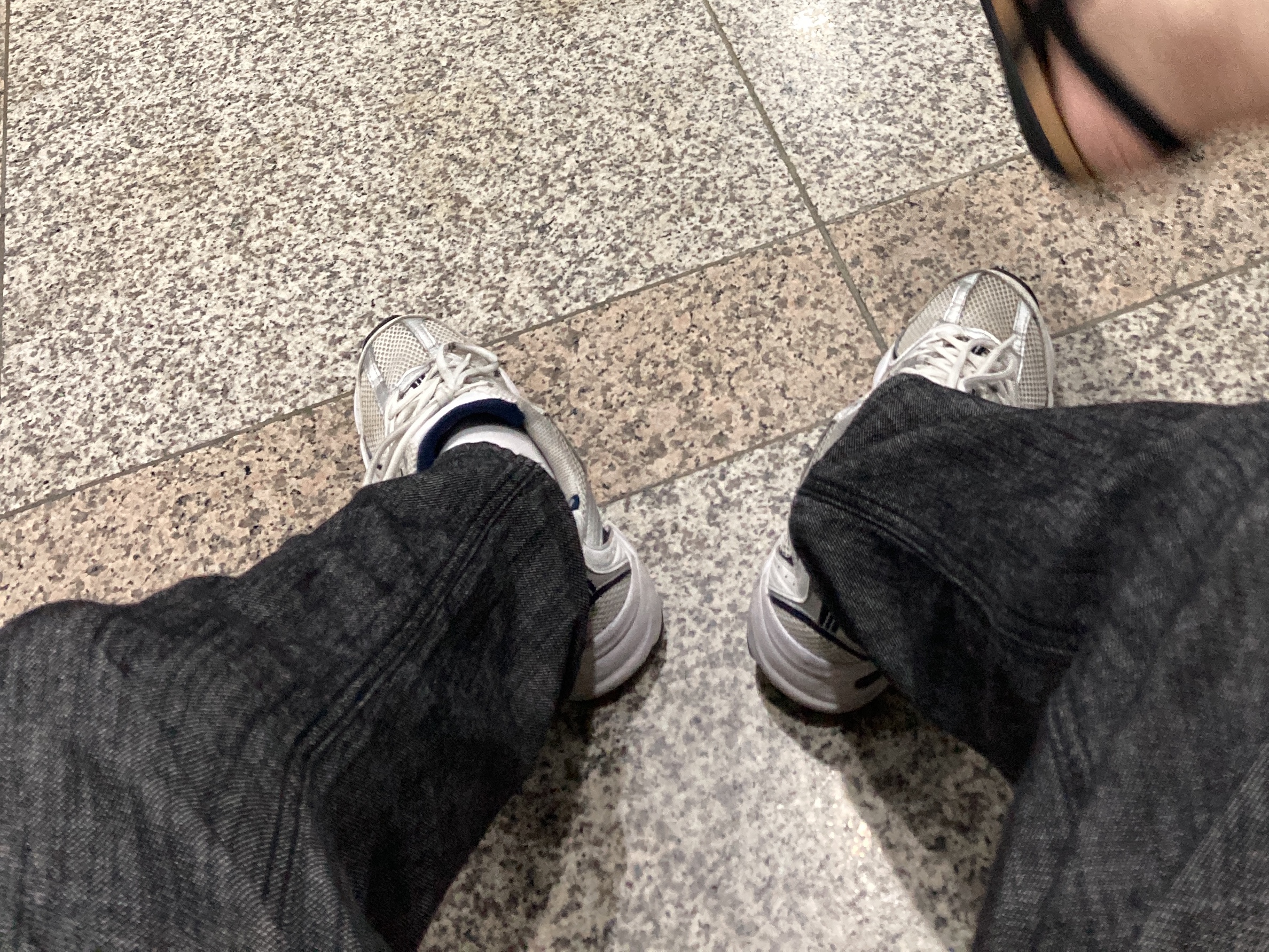 New Balance 530 White 착용 스타일