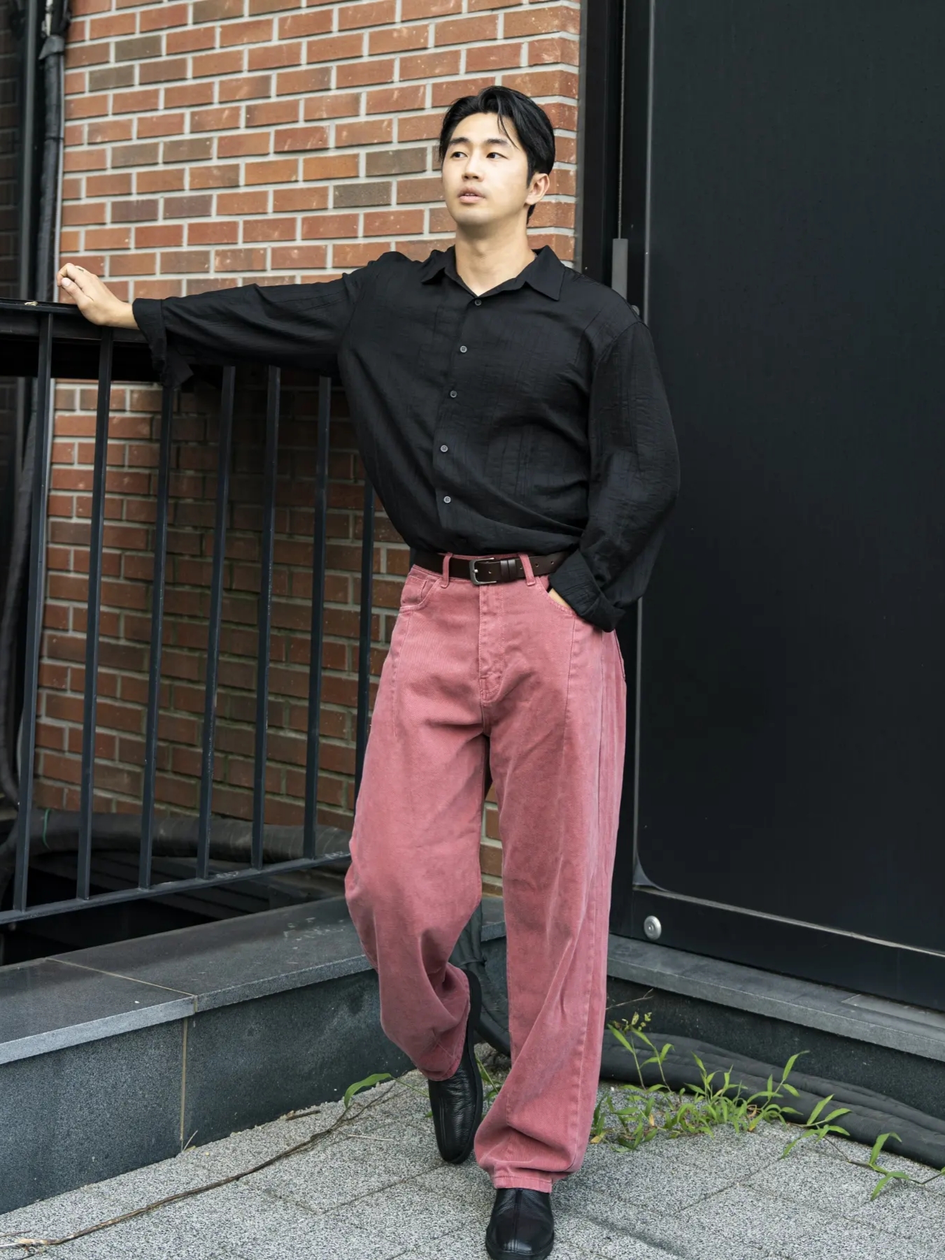 Lemaire Piped Slippers Black 착용 스타일 - 1