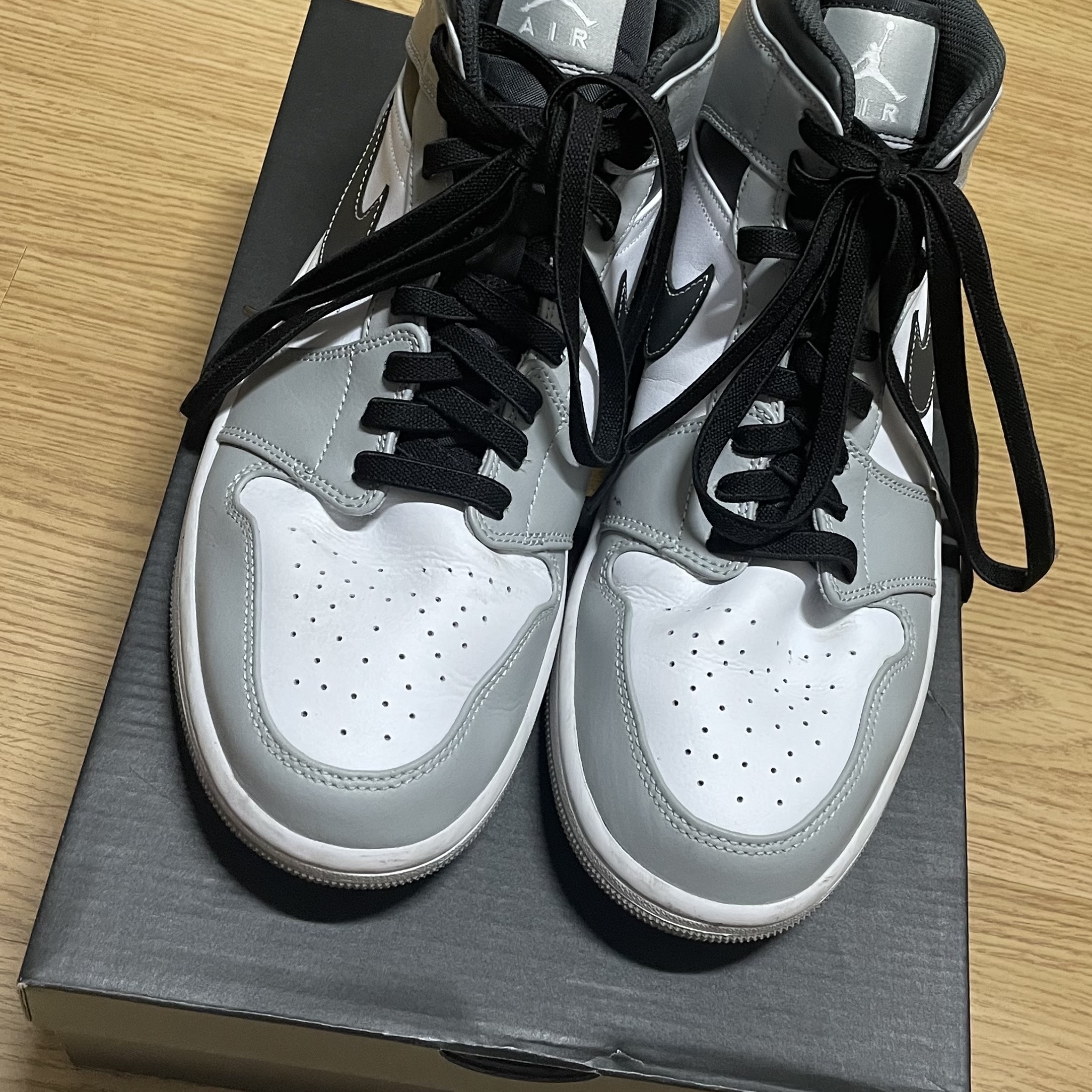 Jordan 1 Mid Light Smoke Grey Anthracite 착용 스타일