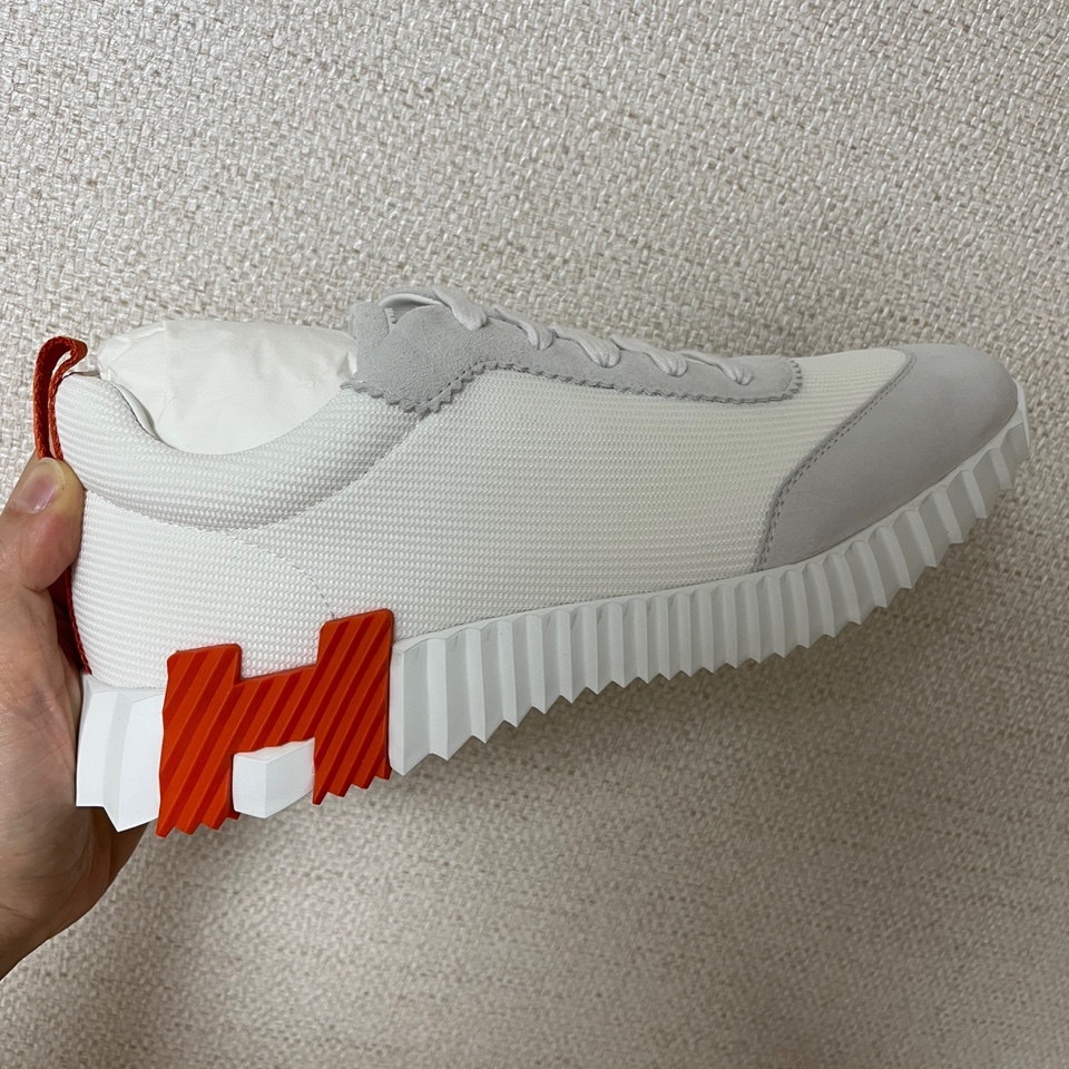 Hermes Bouncing Sneakers Canvas Suede Goatskin & Blanc Orange 착용 스타일