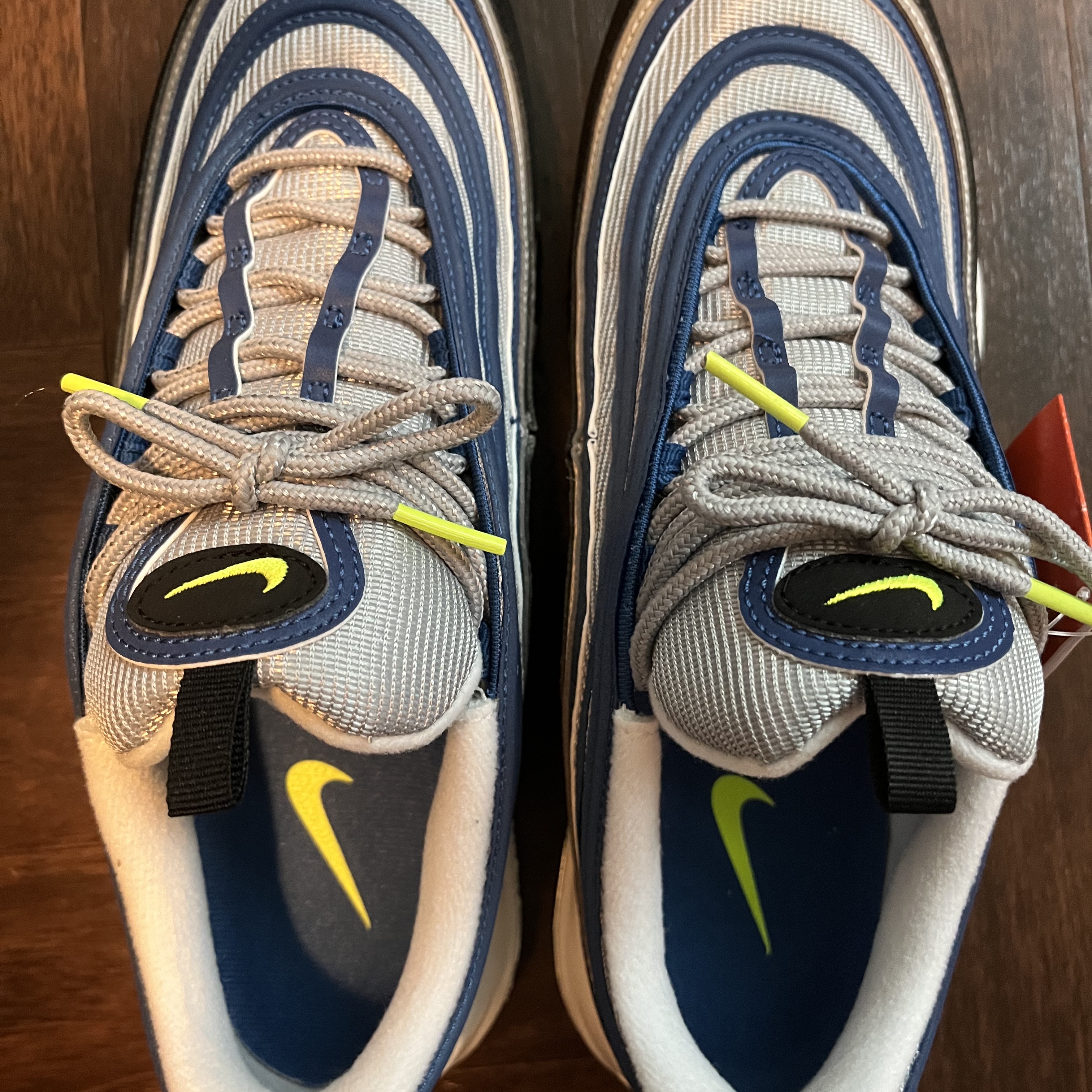Nike Air Max 97 OG Atlantic Blue and Voltage Yellow 착용 스타일 - 2