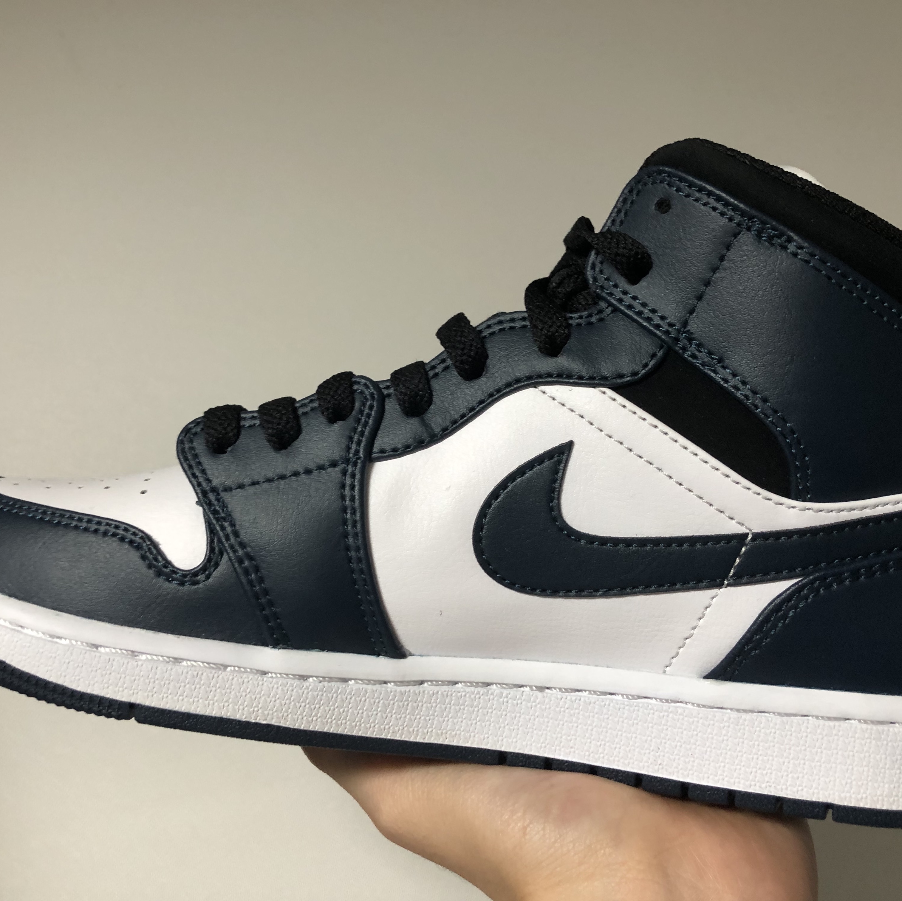 Jordan 1 Mid Dark Teal 착용 스타일 - 2