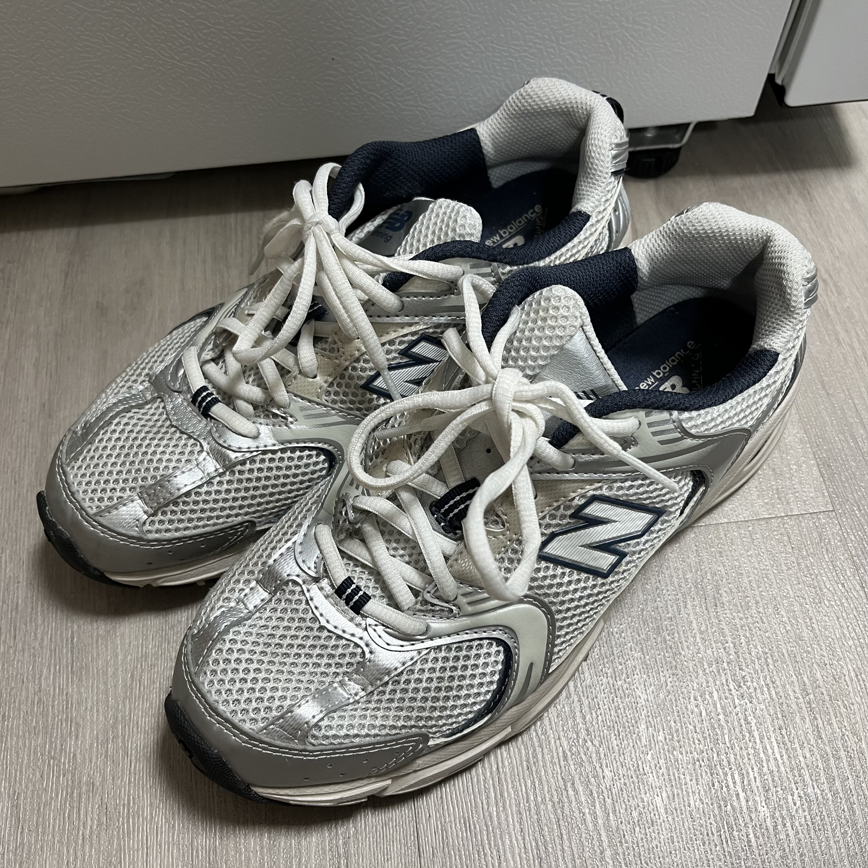 New Balance 530 Steel Grey 착용 스타일
