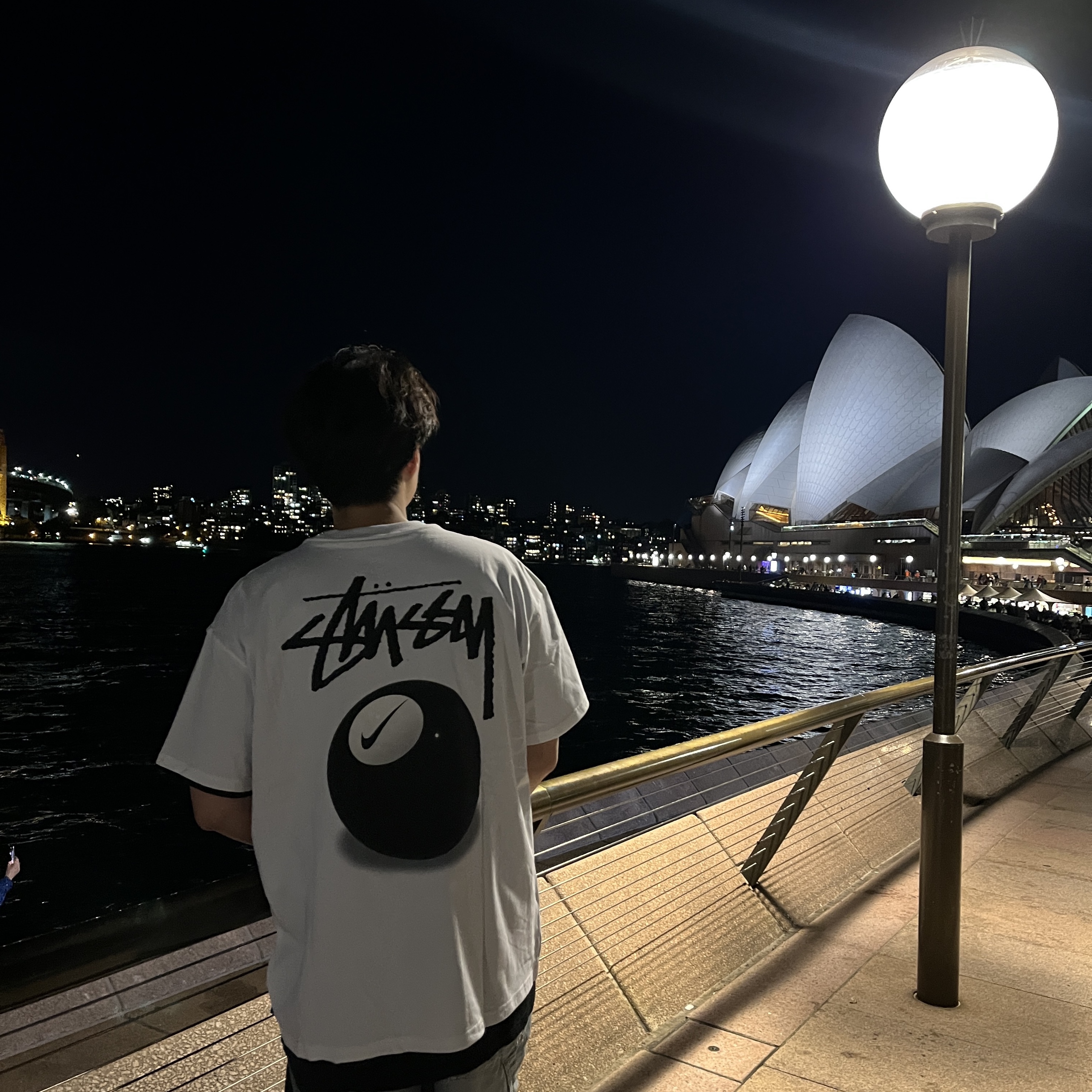 Nike x Stussy NRG FL SS 8 Ball T-Shirt White (DO9322-100) 착용 스타일