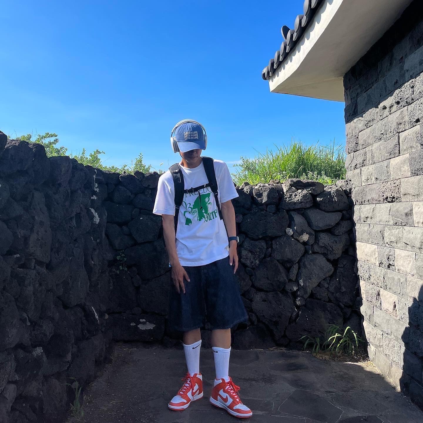 Apple AirPods Max Lightning Silver (Korean Ver.), Nike Dunk High Retro Orange Blaze 착용 스타일 - 2