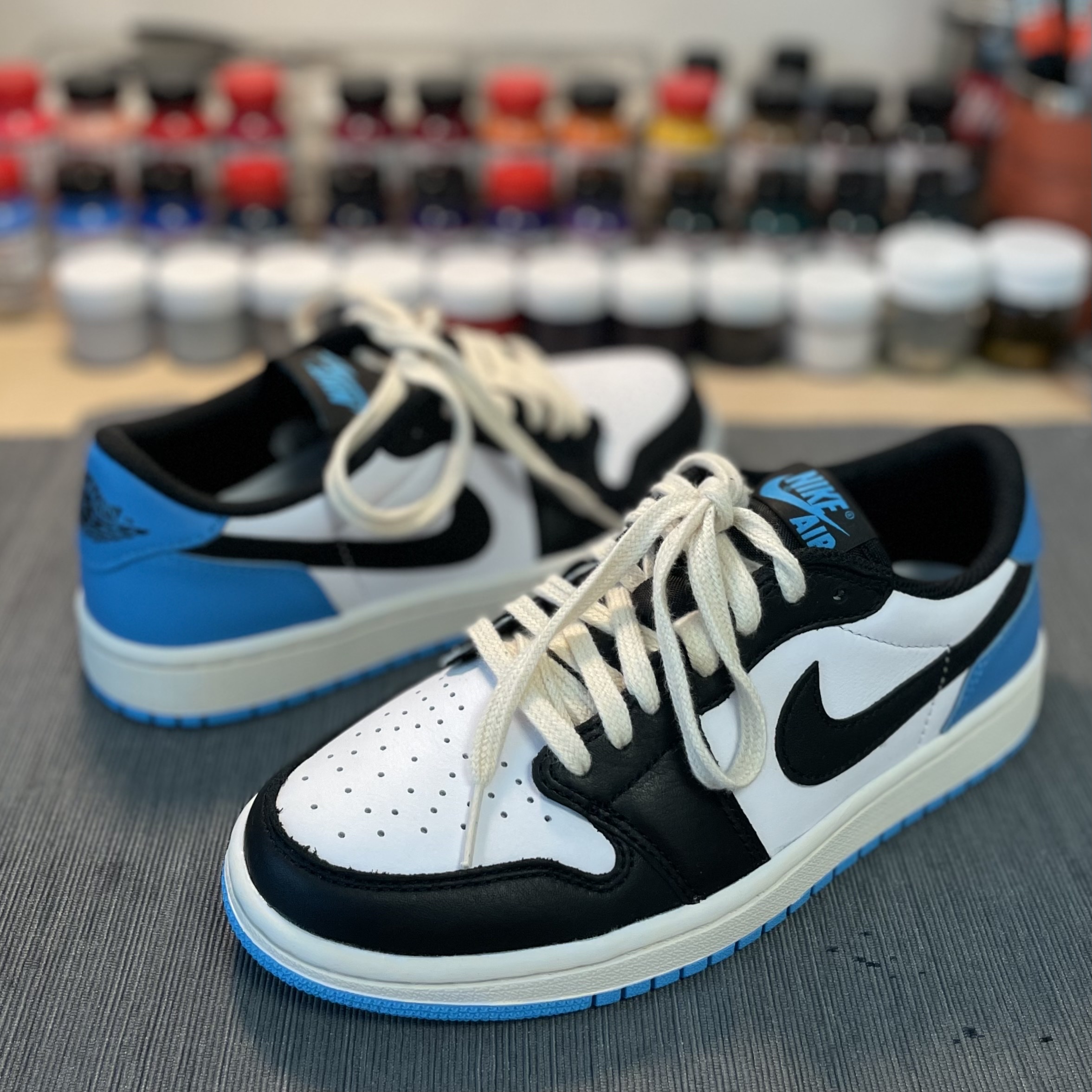 Jordan 1 Retro Low OG Black and Dark Powder Blue, (W) Jordan 1 Retro Low OG Black and Dark Powder Blue 착용 스타일 - 5
