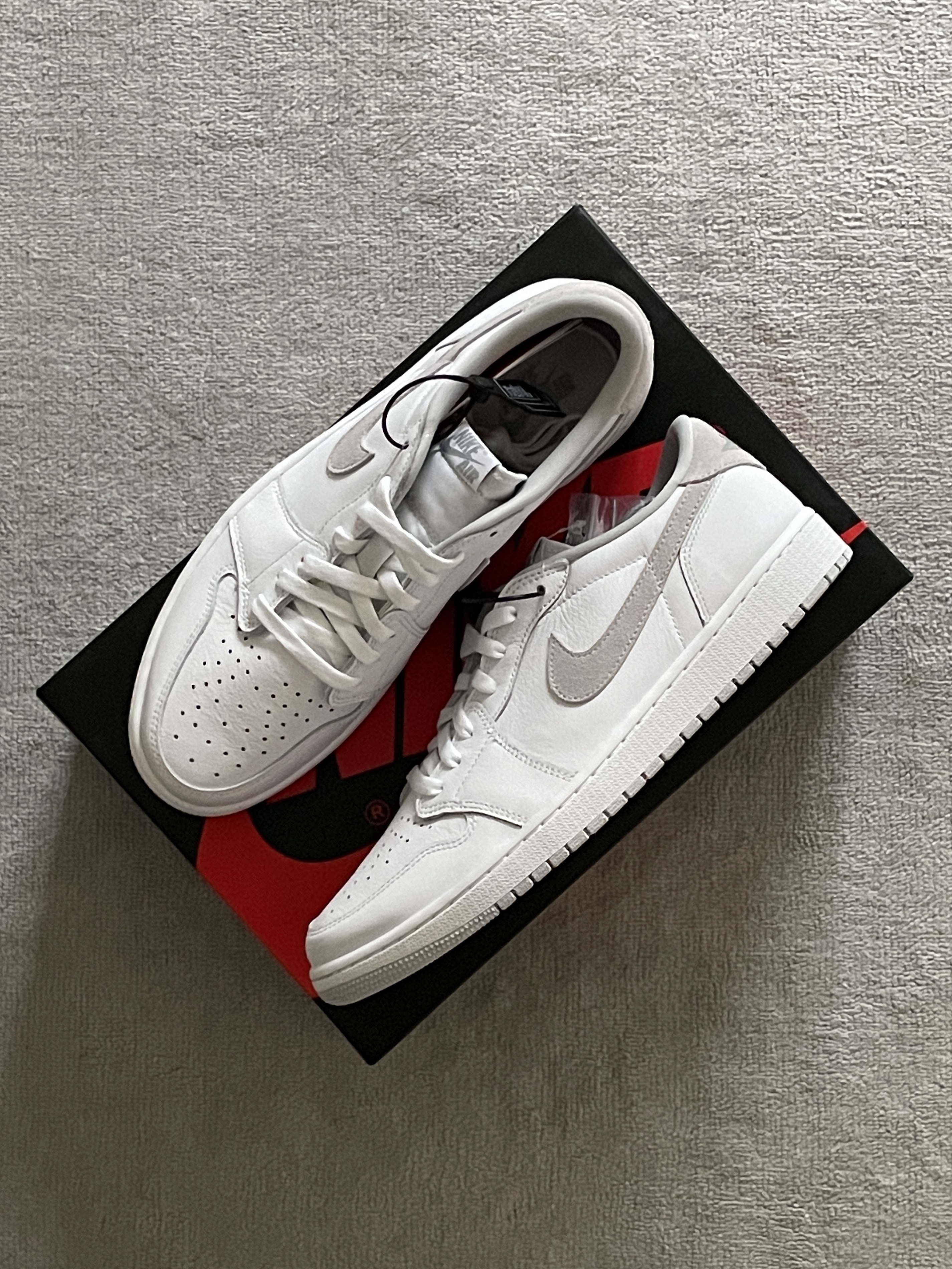 Jordan 1 Low OG Neutral Grey, (W) Jordan 1 Low OG Neutral Grey 착용 스타일 - 2