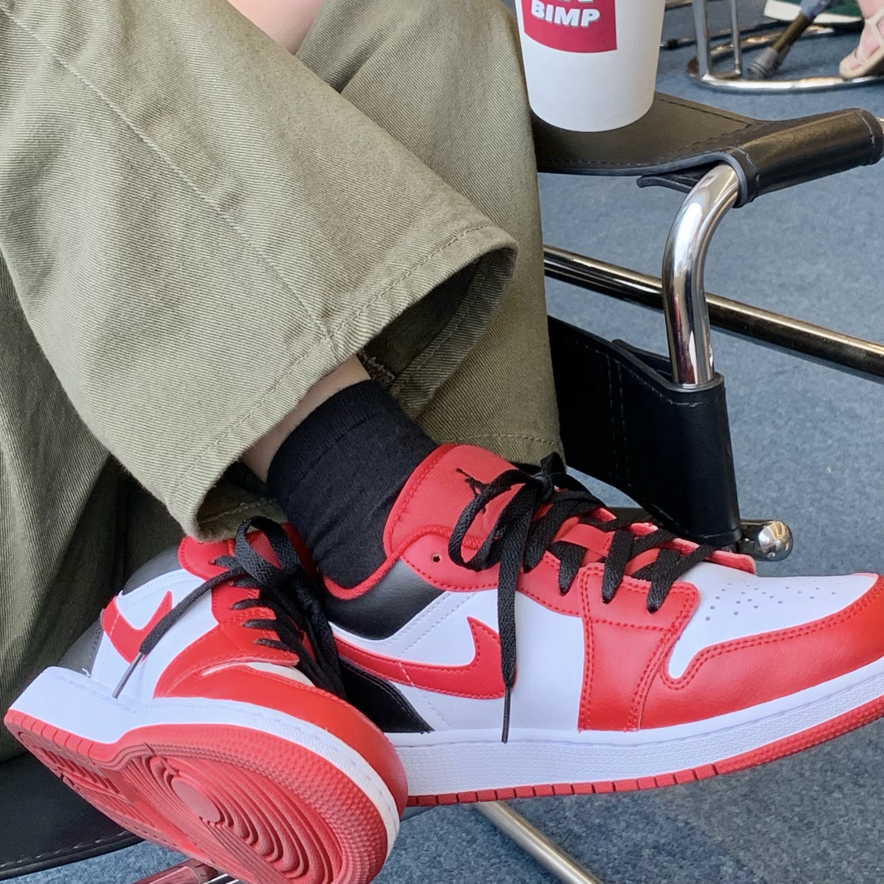 Jordan 1 Low White Gym Red Black 착용 스타일