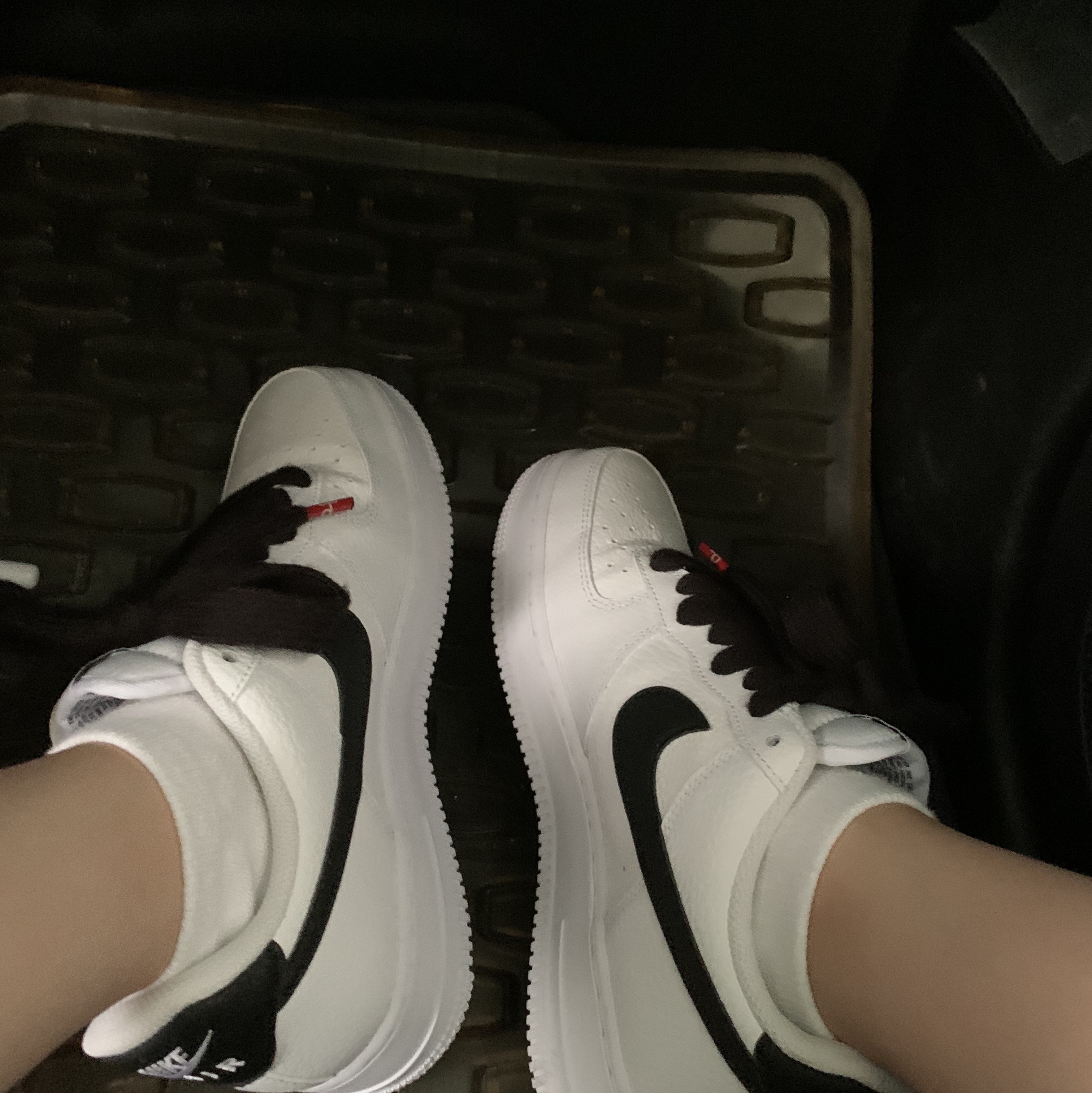 Nike Air Force 1 '07 White Black 착용 스타일