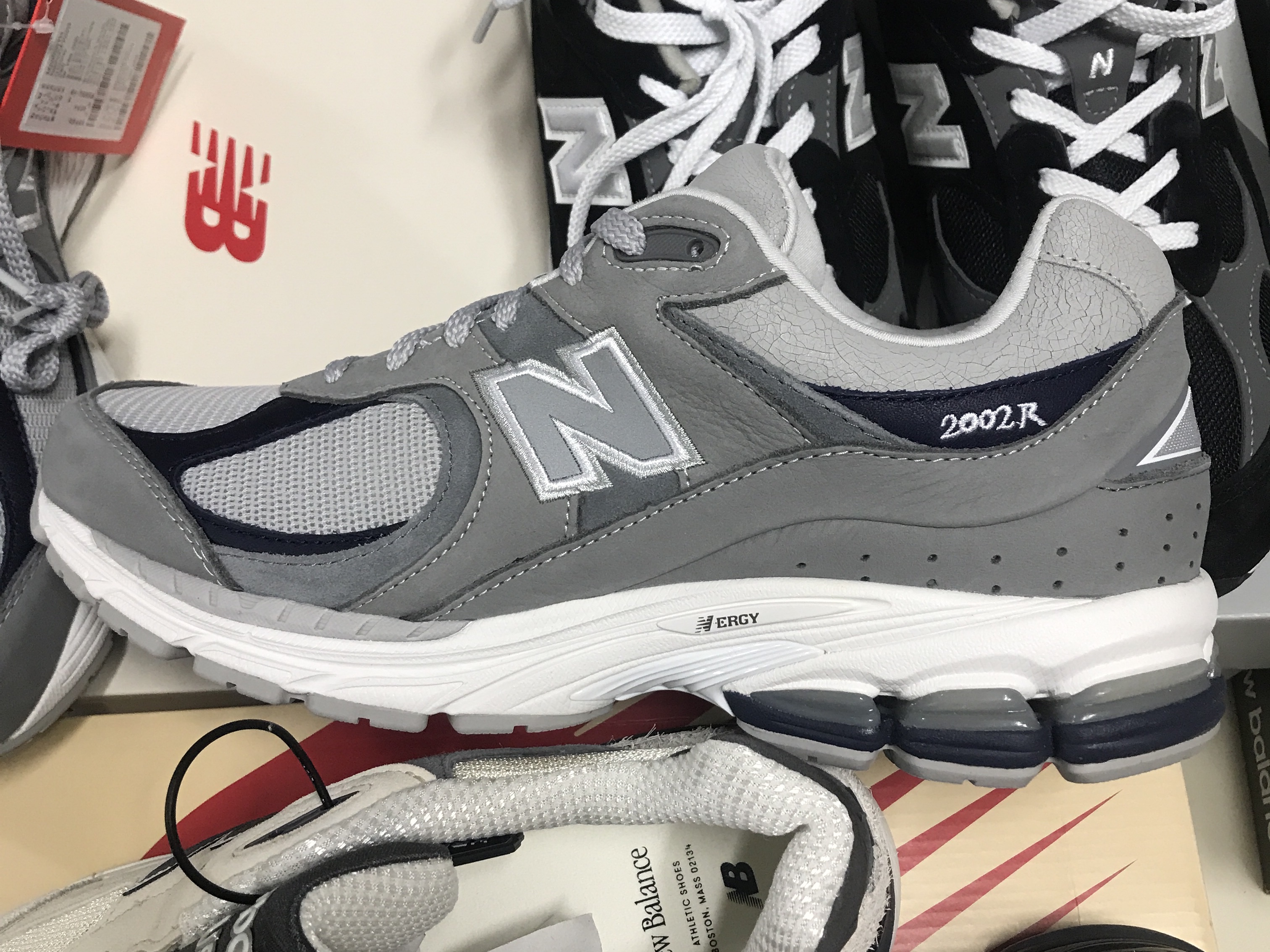 New Balance 992 Made in USA Grey - D Standard, New Balance 992 Made in USA Black Grey 착용 스타일 - 3