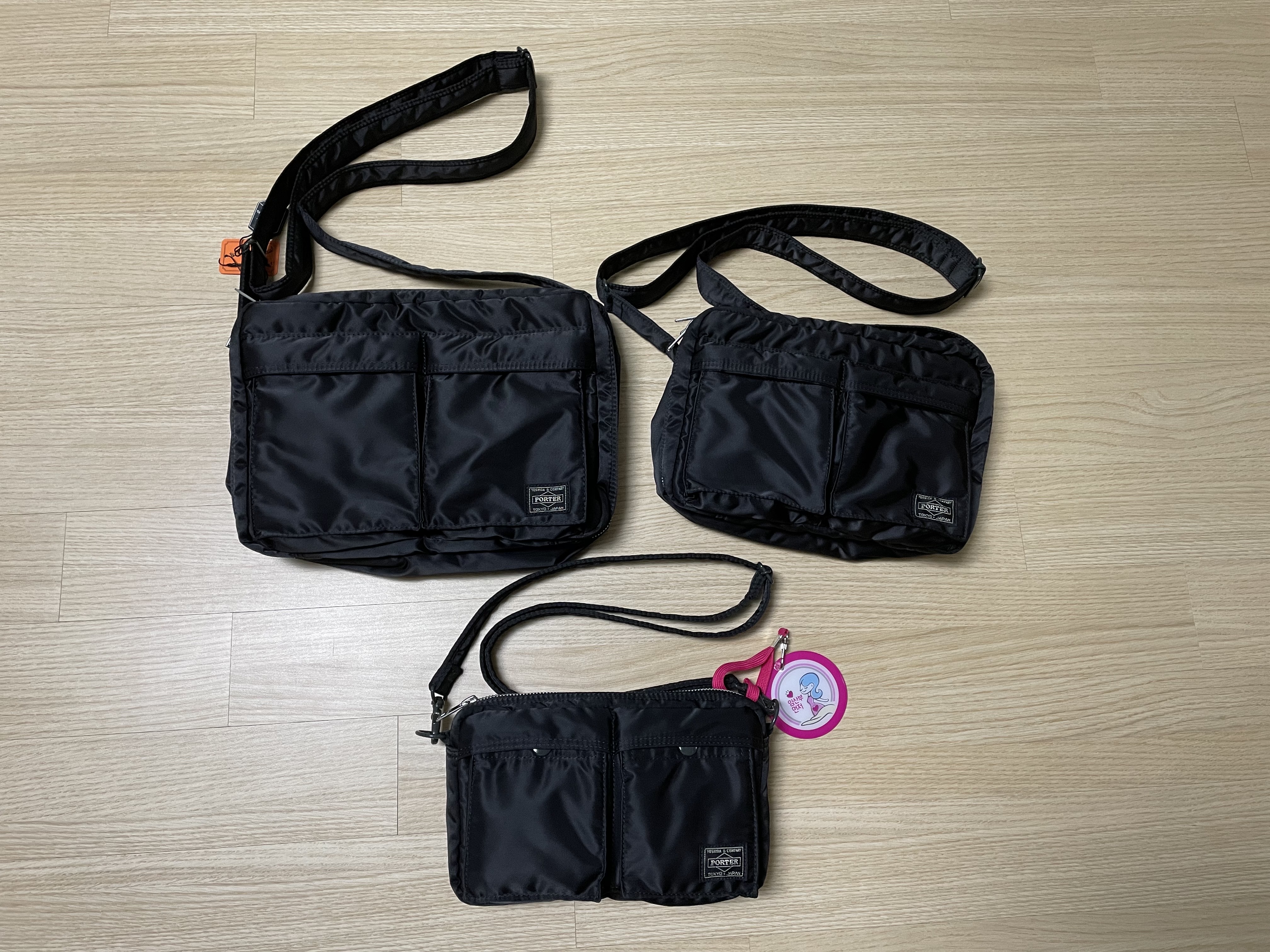 Porter Tanker Shoulder Bag Black, Porter Tanker Shoulder Bag S Black 착용 스타일 - 2