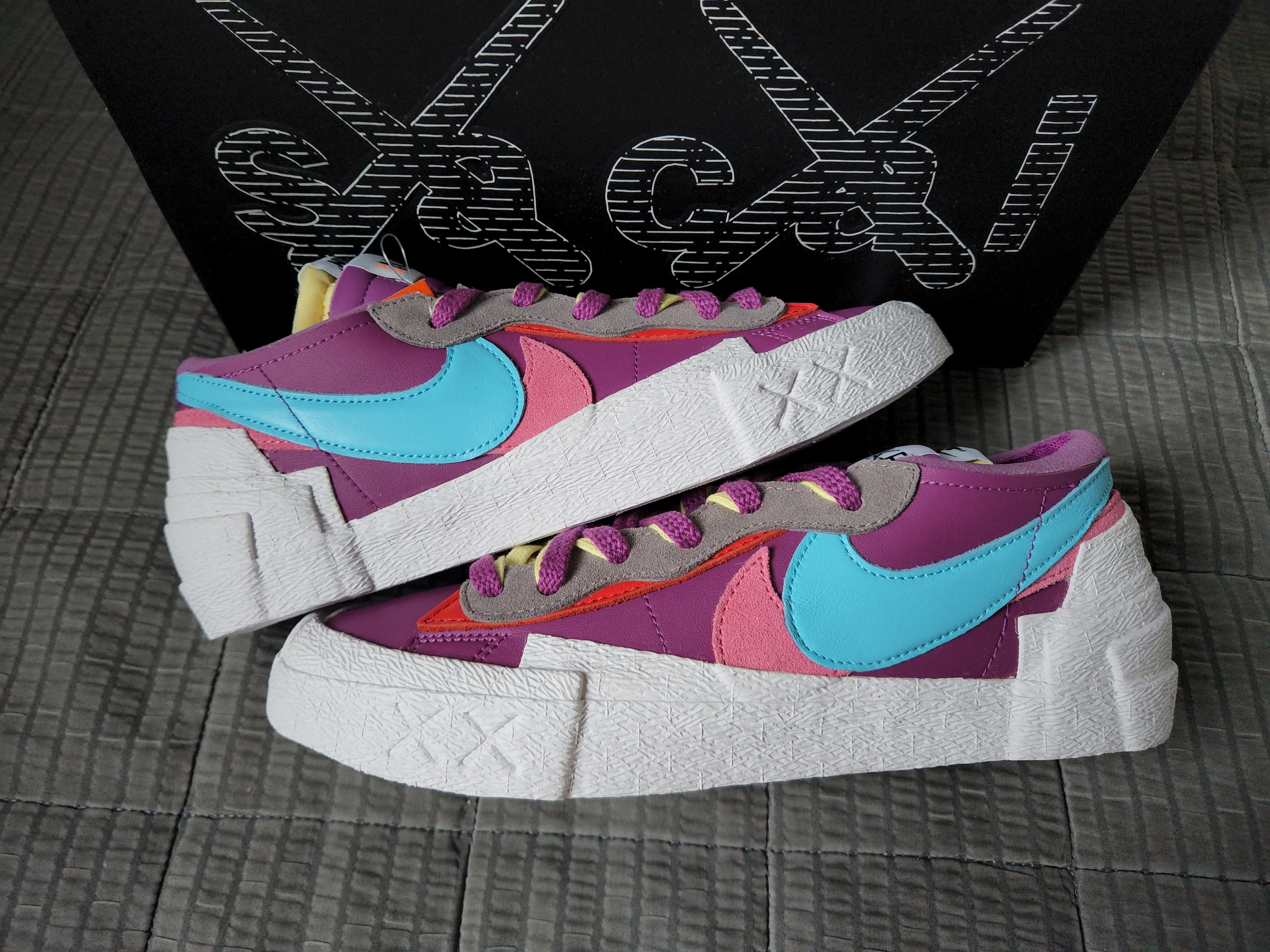 Nike x Sacai x Kaws Blazer Low Purple Dusk 착용 스타일 - 1