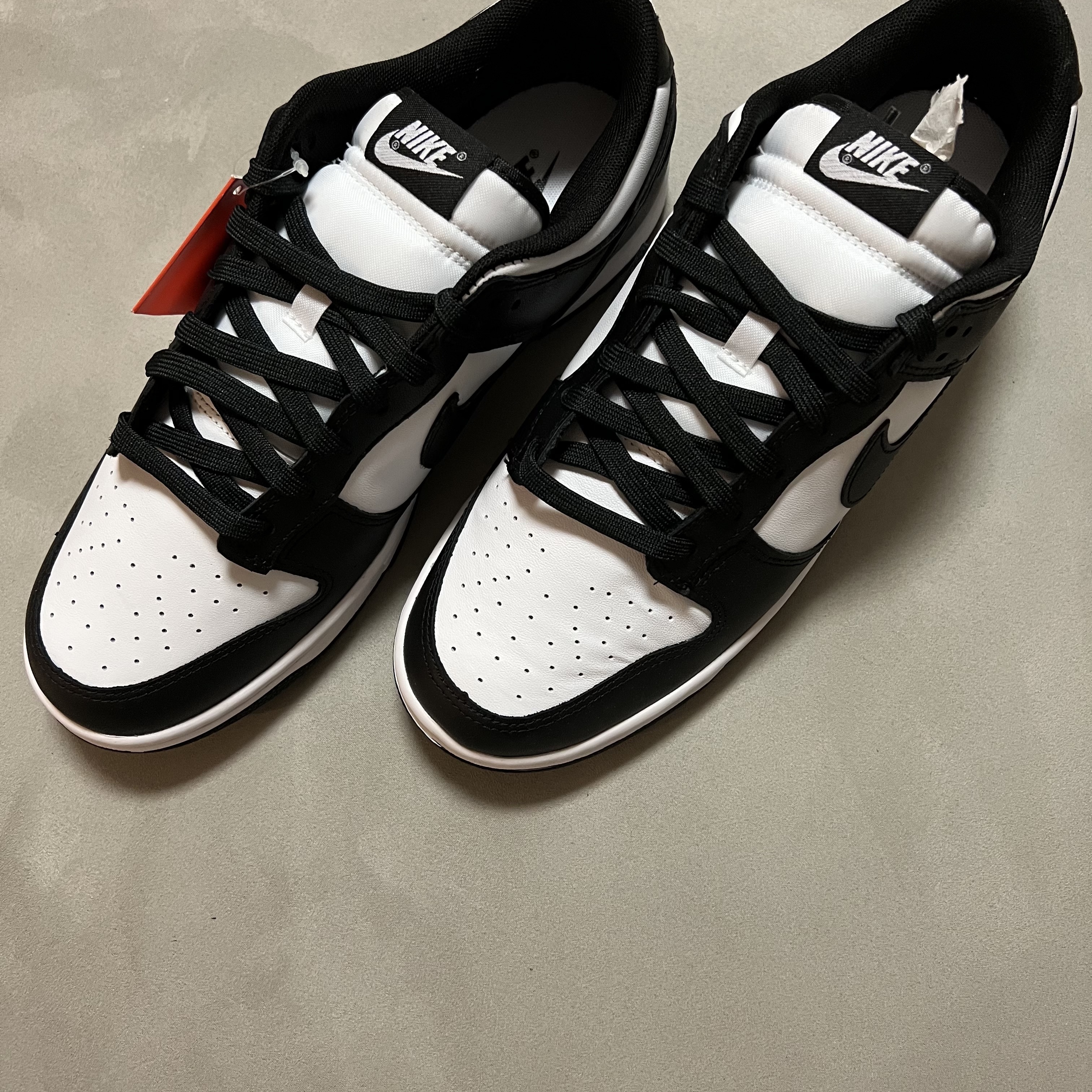 Nike Dunk Low Retro Black 착용 스타일 - 1