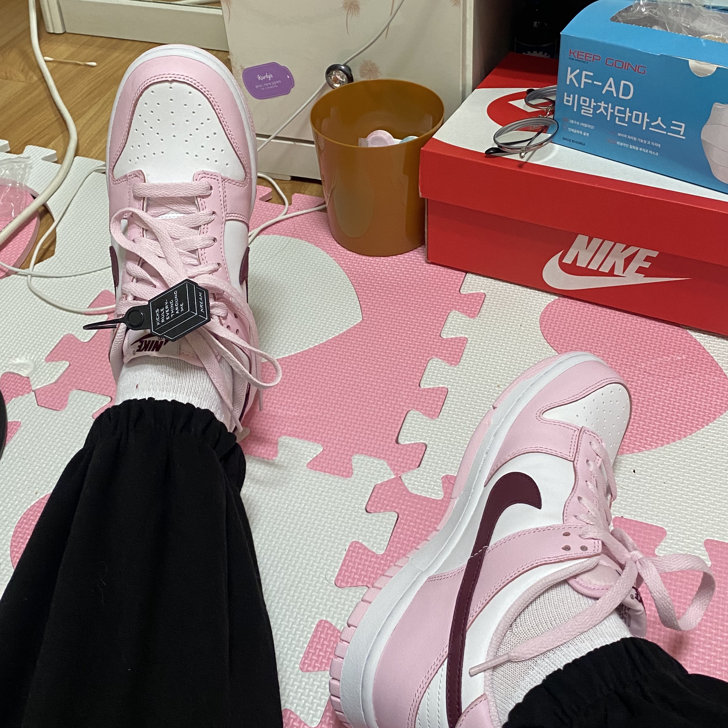 (GS) Nike Dunk Low Pink Foam 착용 스타일 - 2