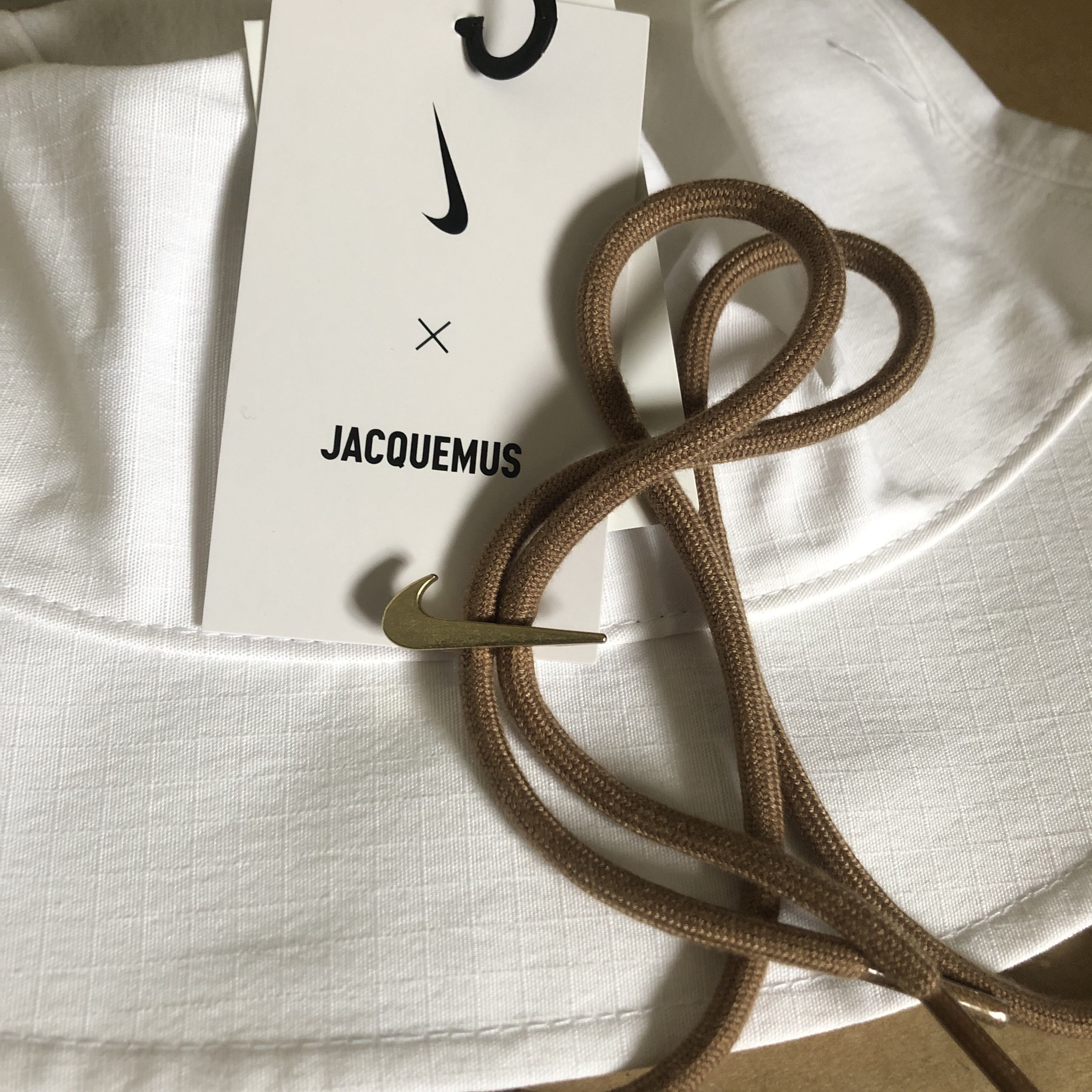 Nike x Jacquemus Bucket Hat White 착용 스타일
