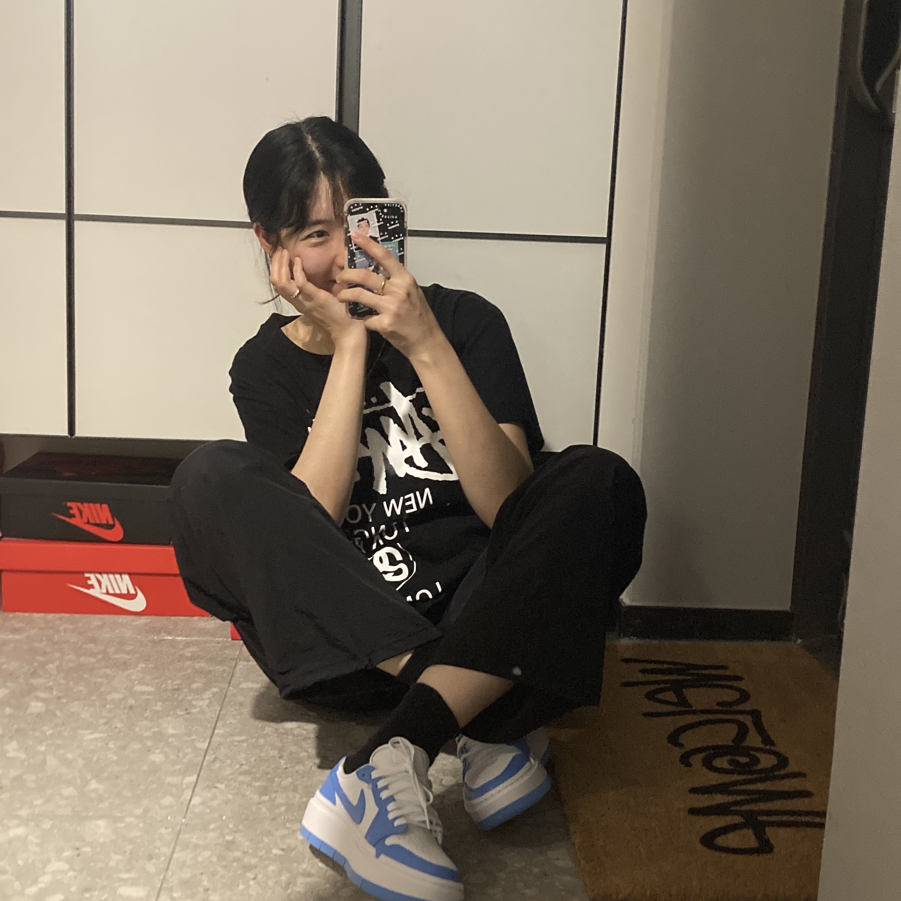 (W) Nike x Off-White Zoom Terra Kiger 5 Black, Stussy Welcome Mat Cocoa 착용 스타일 - 2