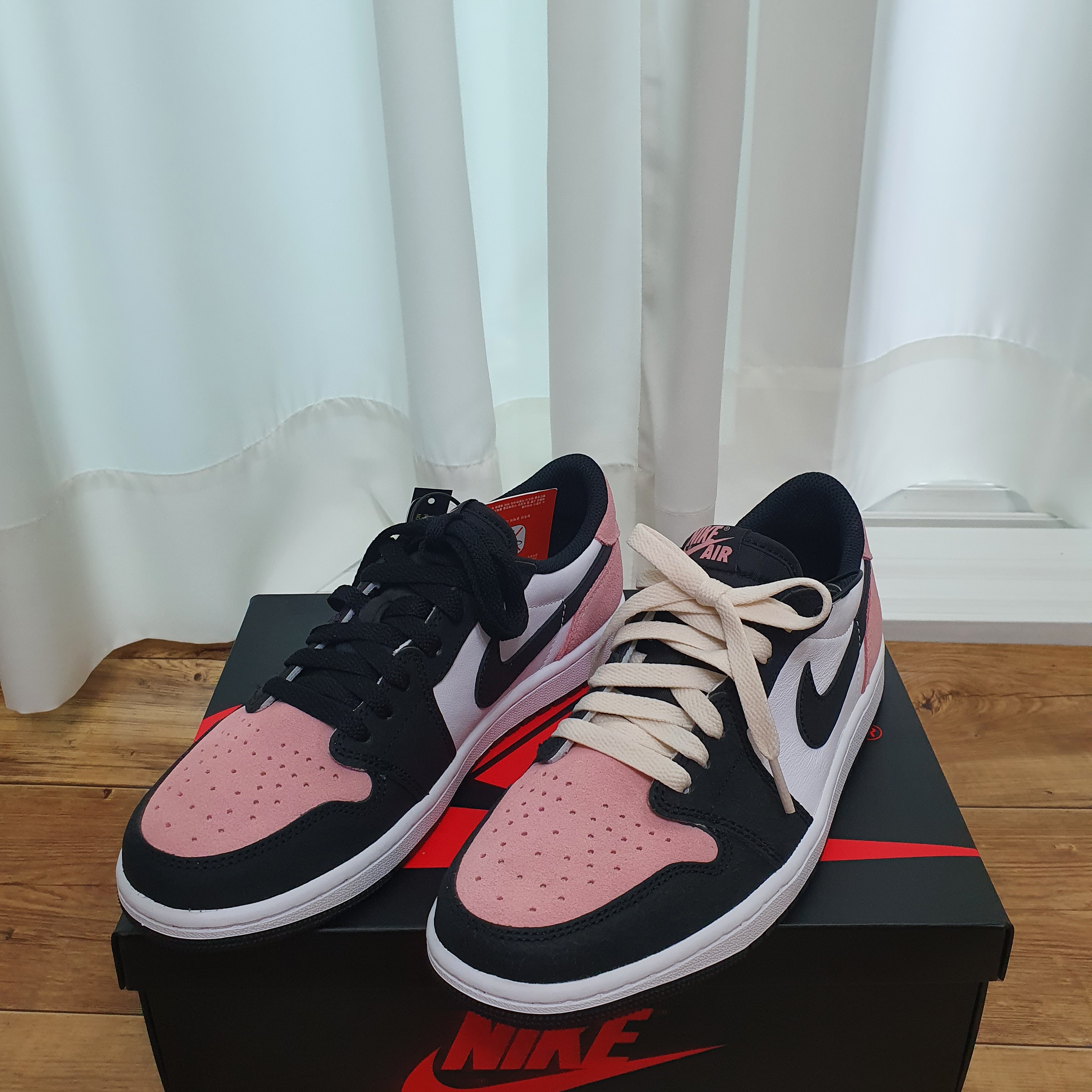 Jordan 1 Retro Low OG Bleached Coral 착용 스타일