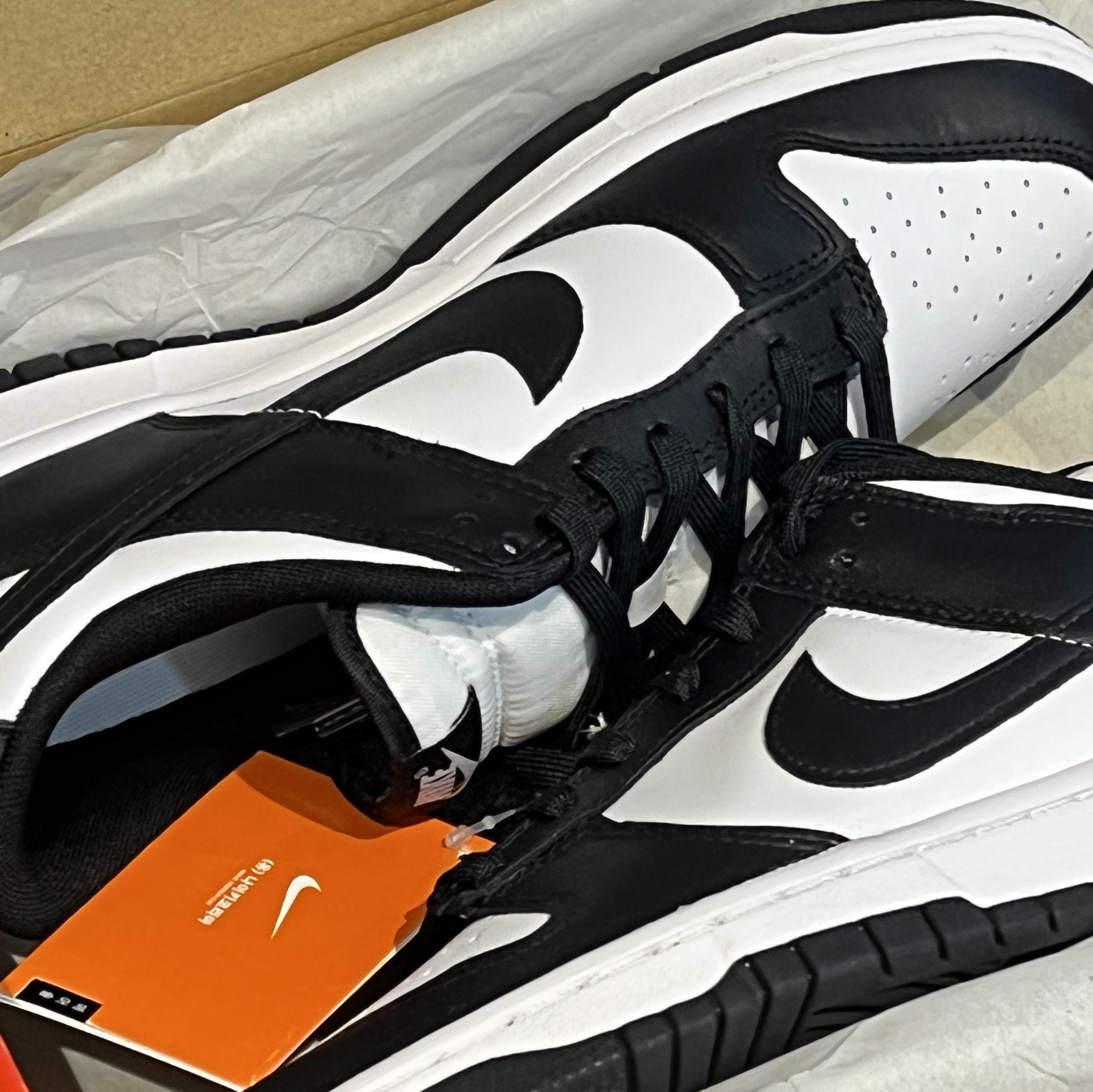 Nike Dunk Low Retro Black 착용 스타일 - 2