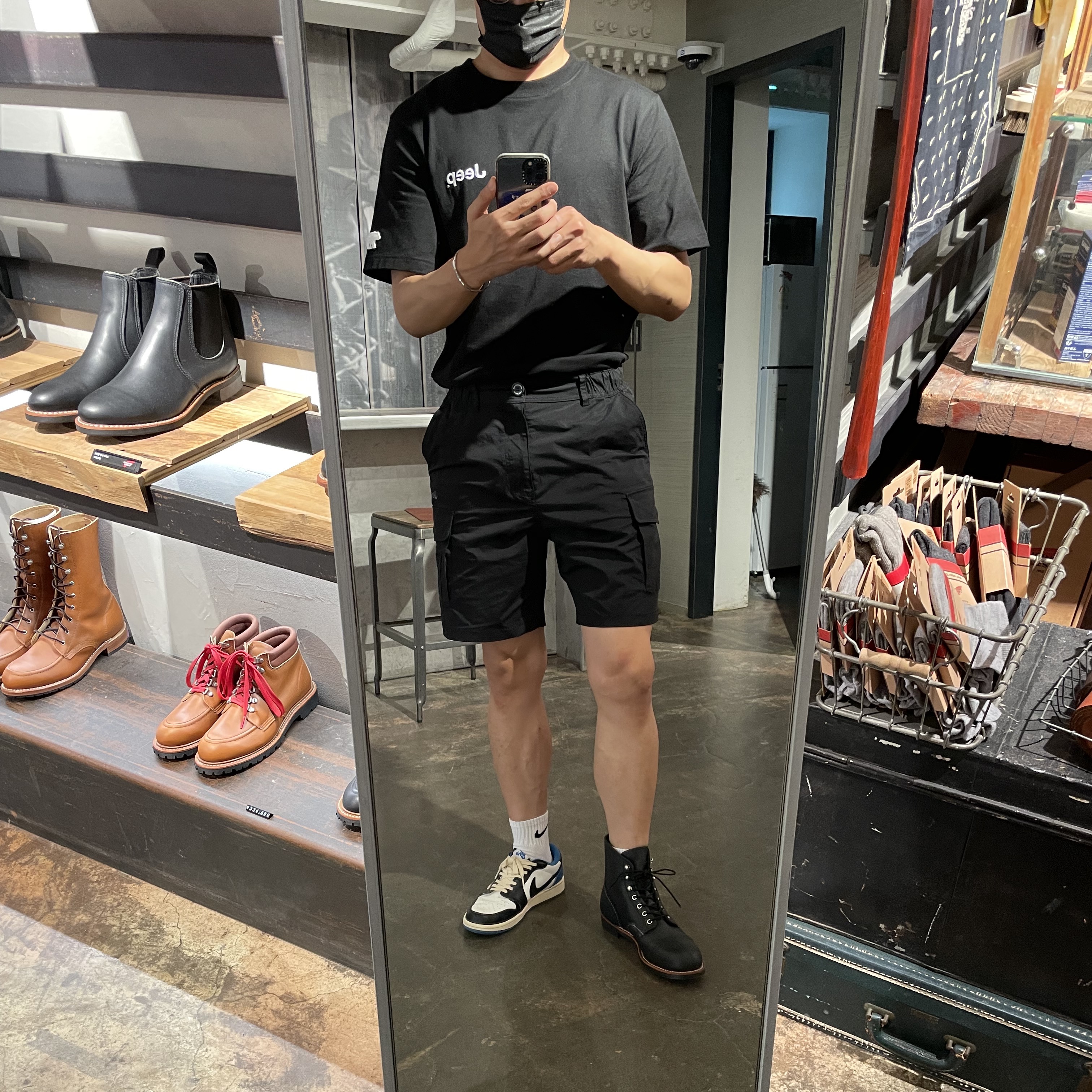 Jordan 1 x Travis Scott x Fragment Retro Low OG SP Military Blue 착용 스타일