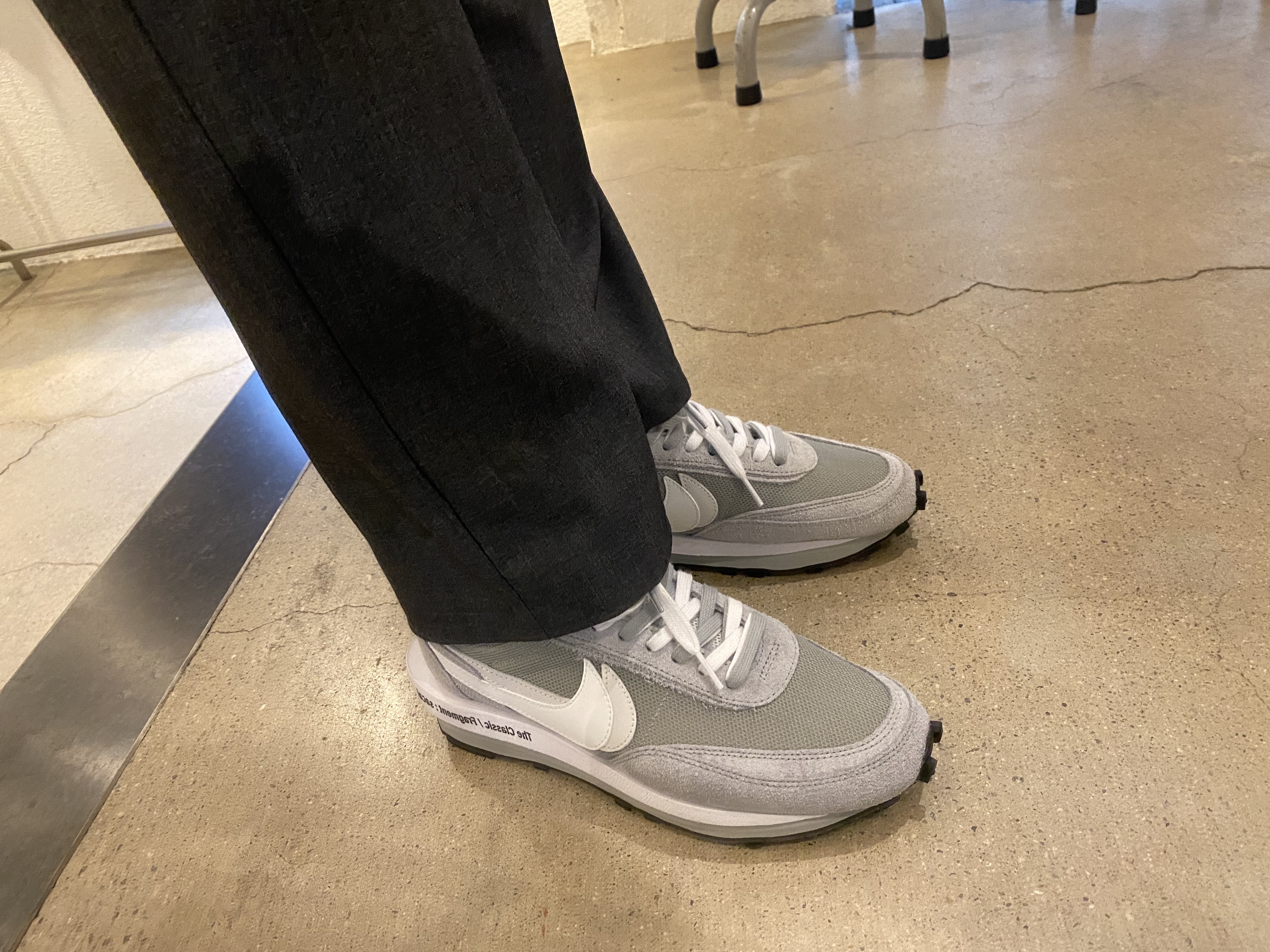 Nike x Sacai x Fragment LDWaffle Light Smoke Grey 착용 스타일 - 2