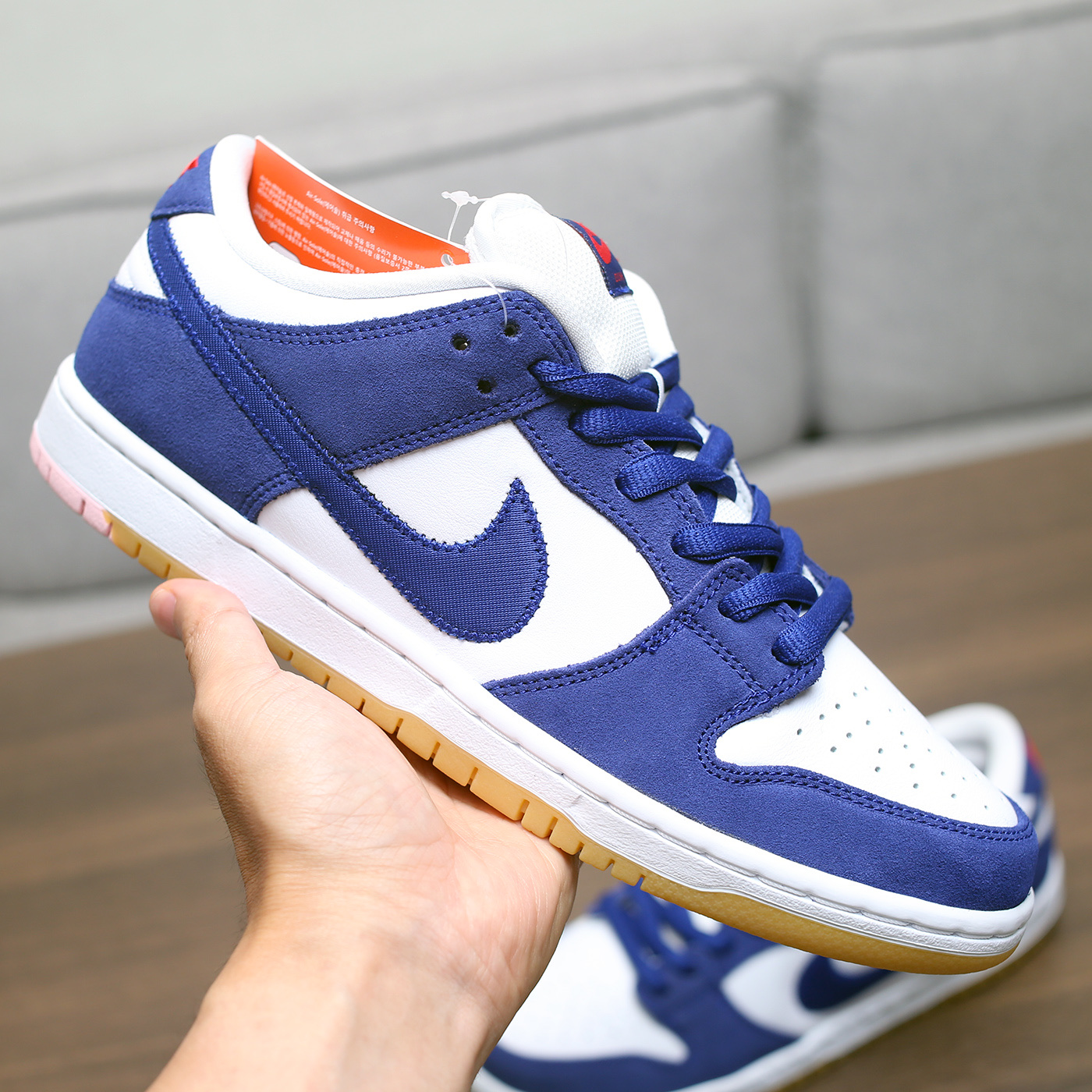 Nike SB Dunk Low Pro Premium Deep Royal Blue 착용 스타일 - 1