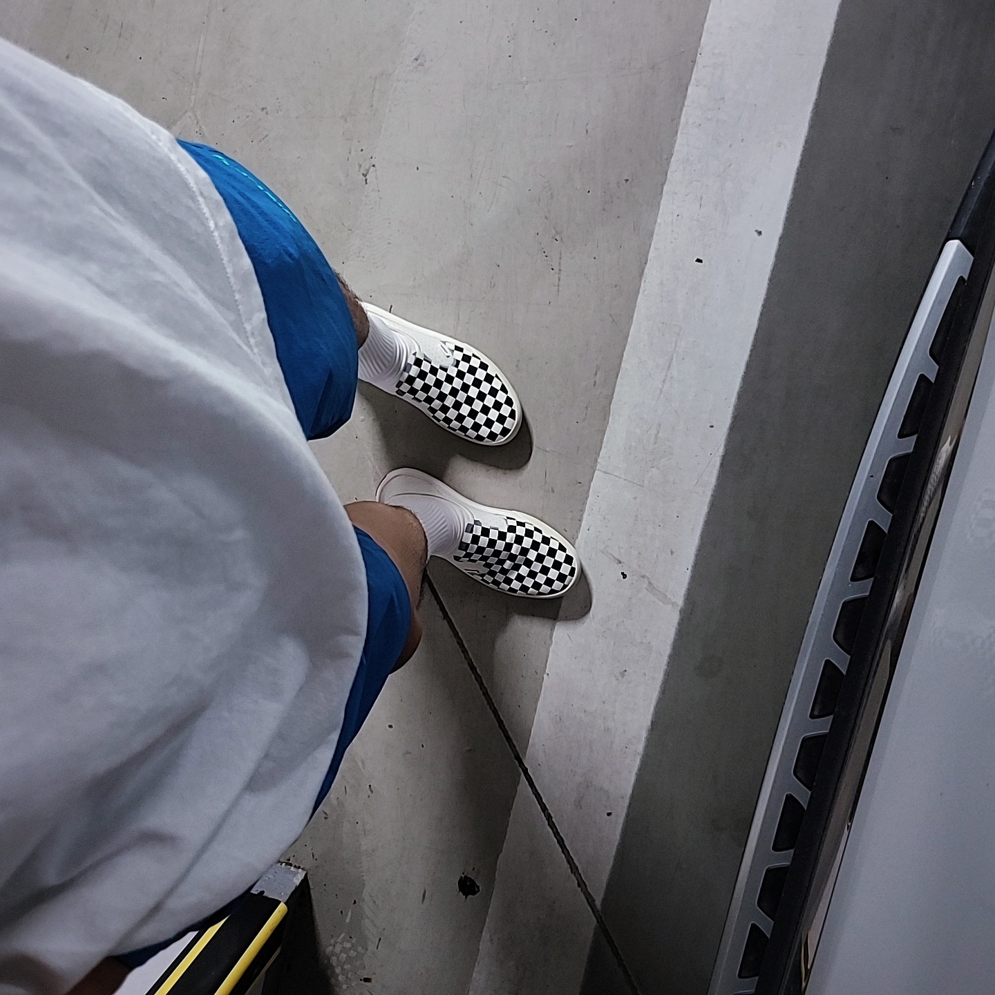 Vans Checkerboard Comfycush One Marshmallow 착용 스타일