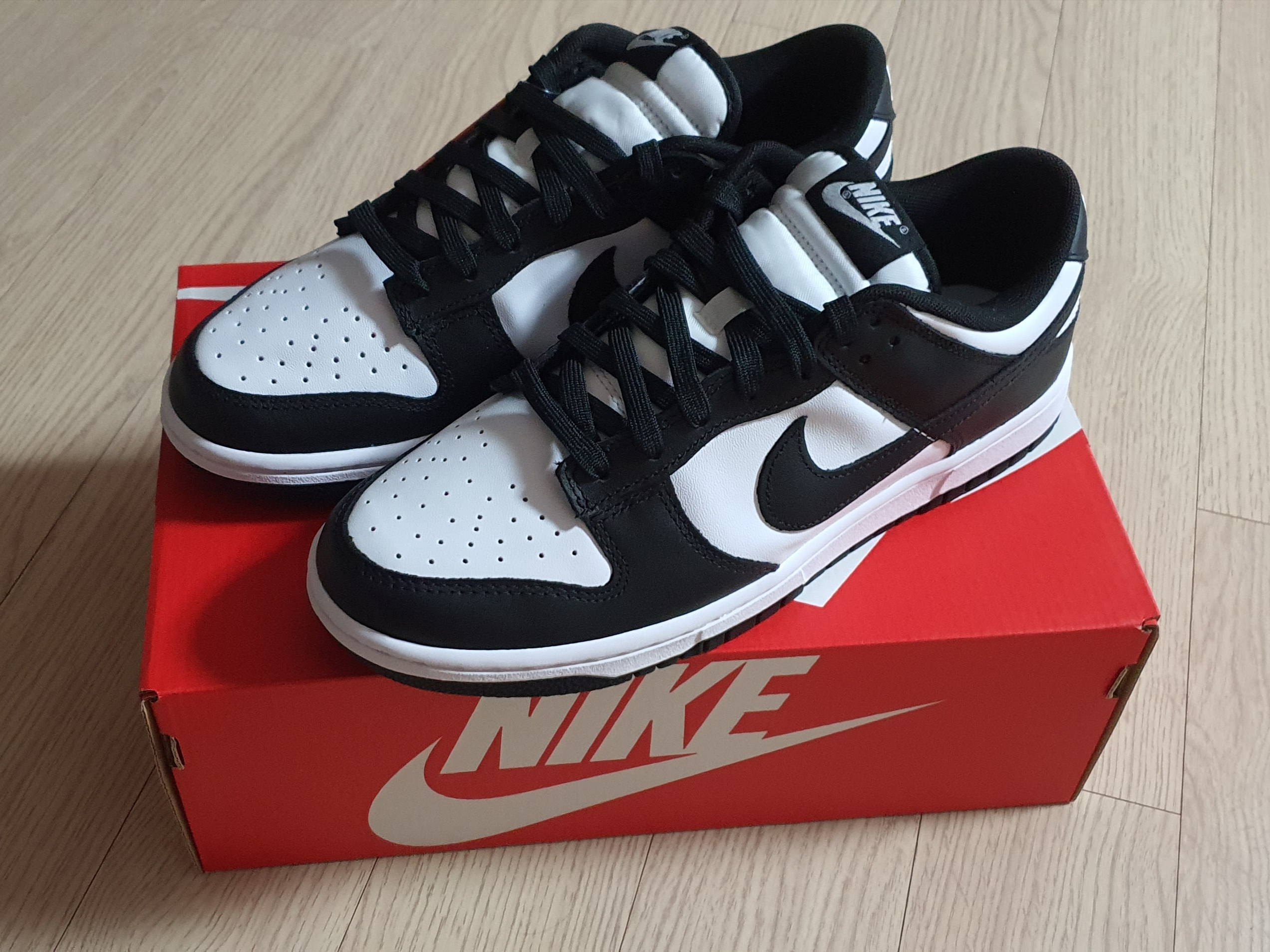 Nike Dunk Low Retro Black 착용 스타일