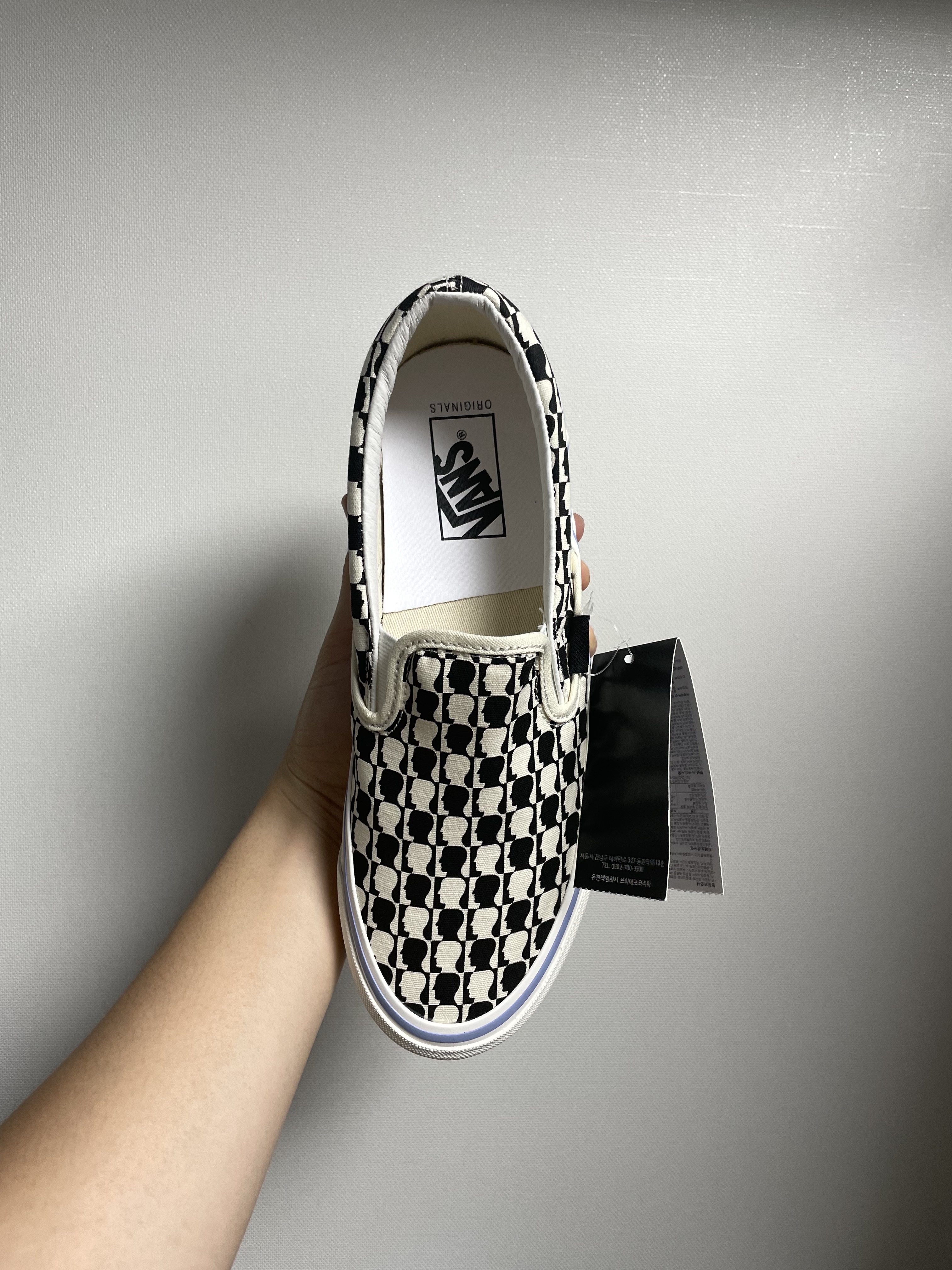 Vans Vault x Brain Dead OG Slip-On LX Black White 착용 스타일 - 2