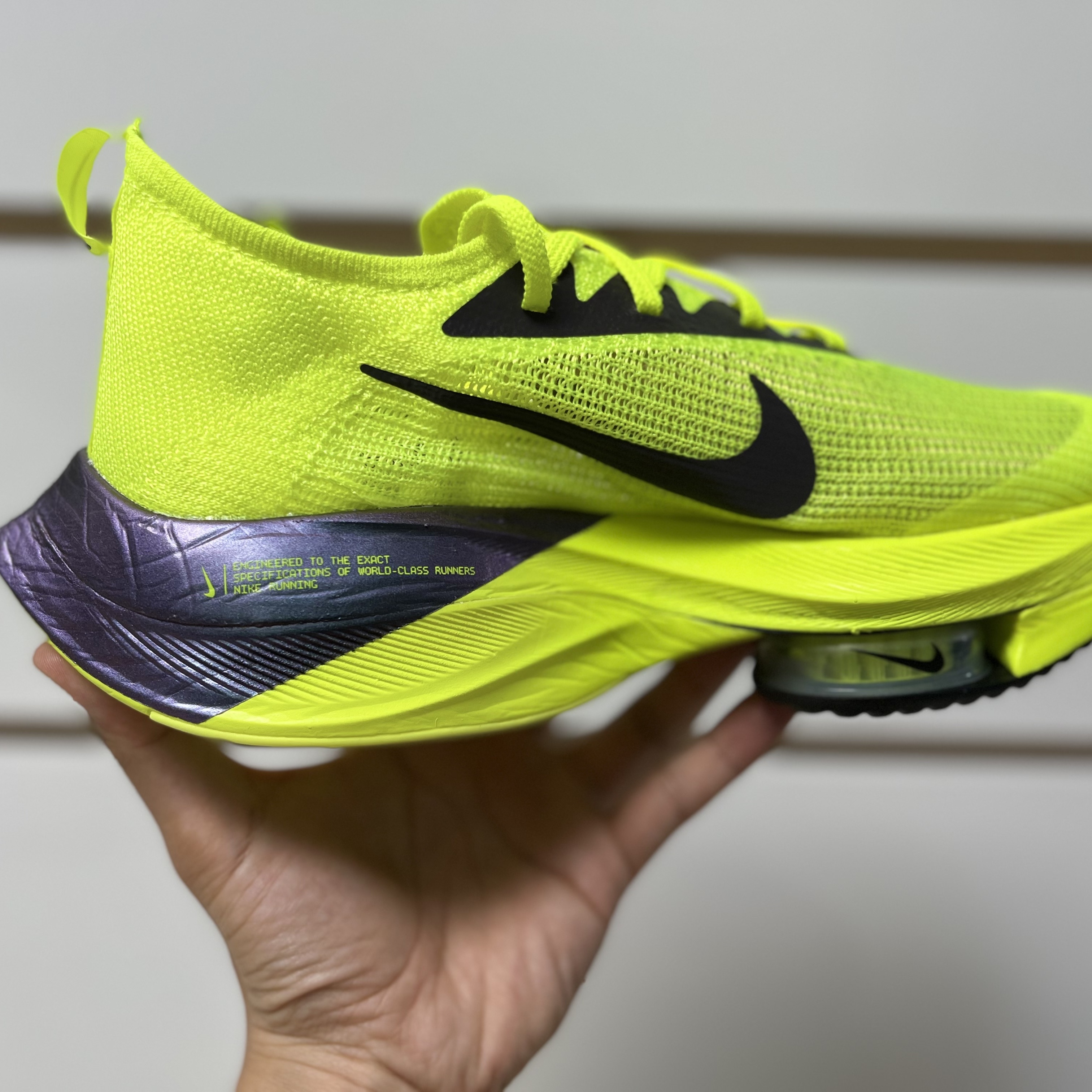 Nike Air Zoom Alphafly Next% Flyknit Volt 착용 스타일 - 5