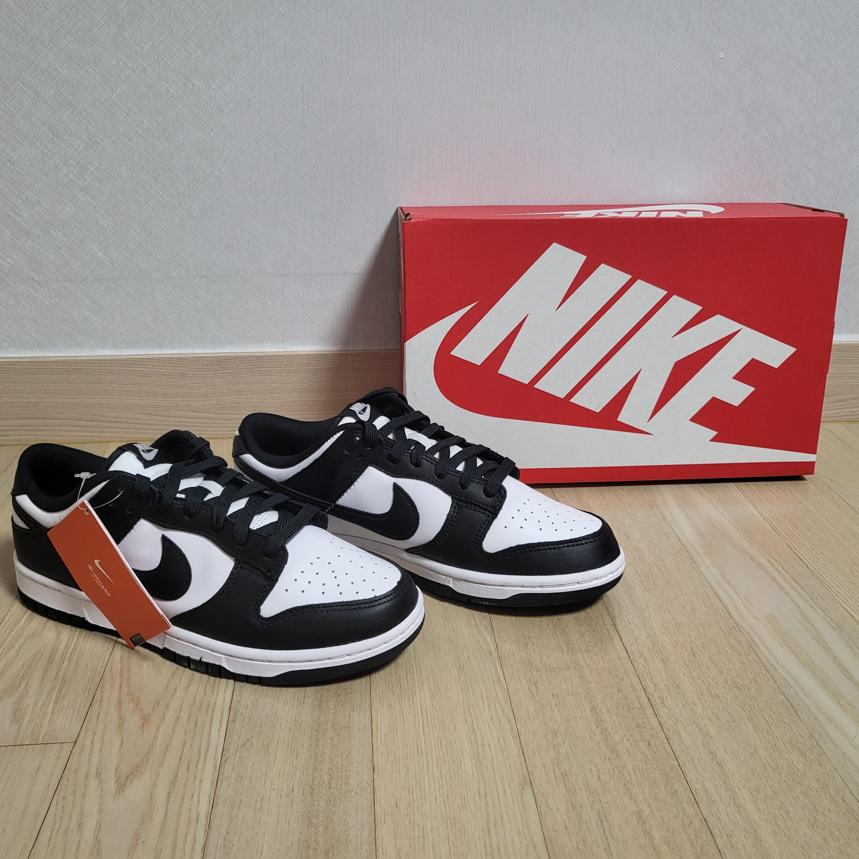 Nike Dunk Low Retro Black 착용 스타일 - 2
