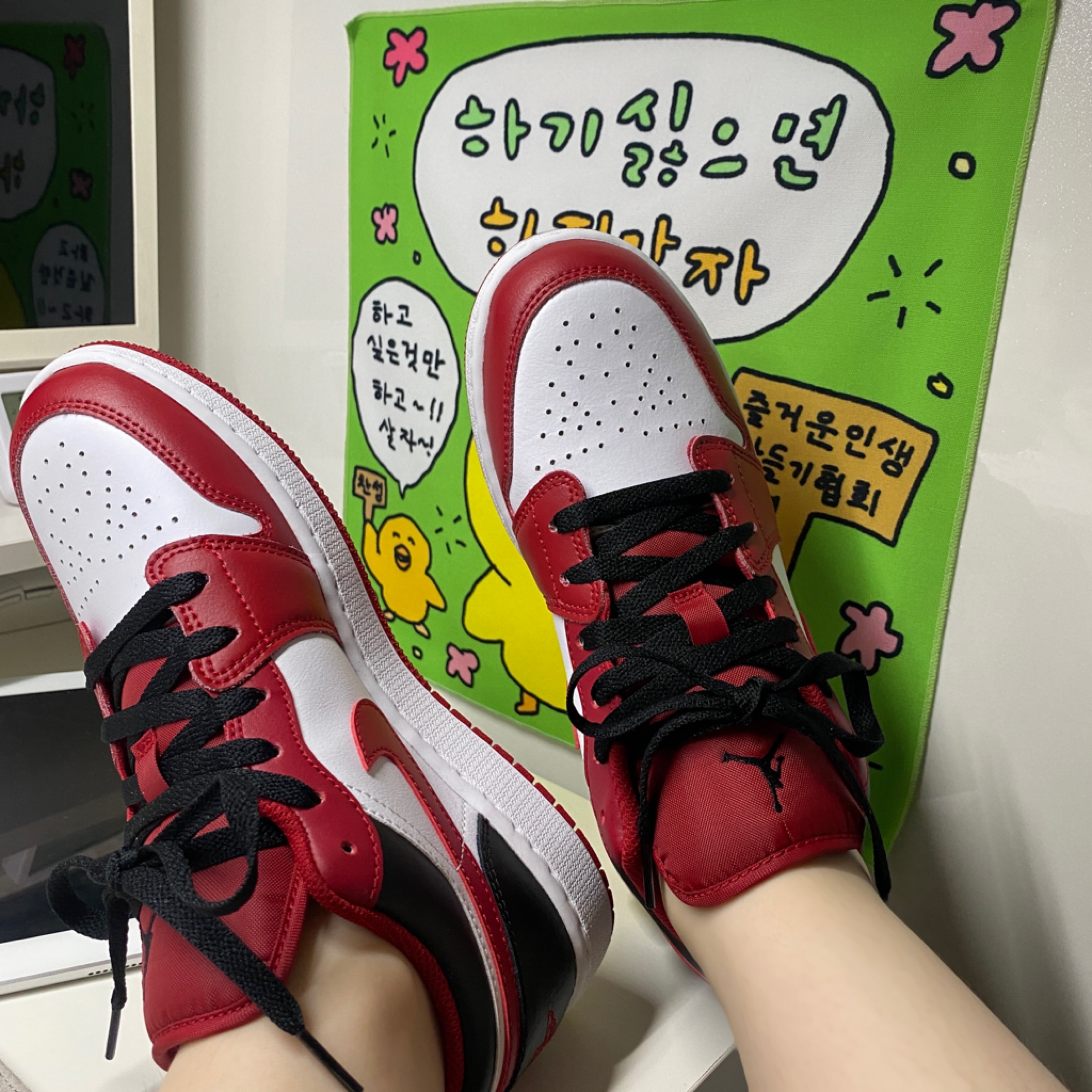 (GS) Jordan 1 Low White Gym Red Black 착용 스타일