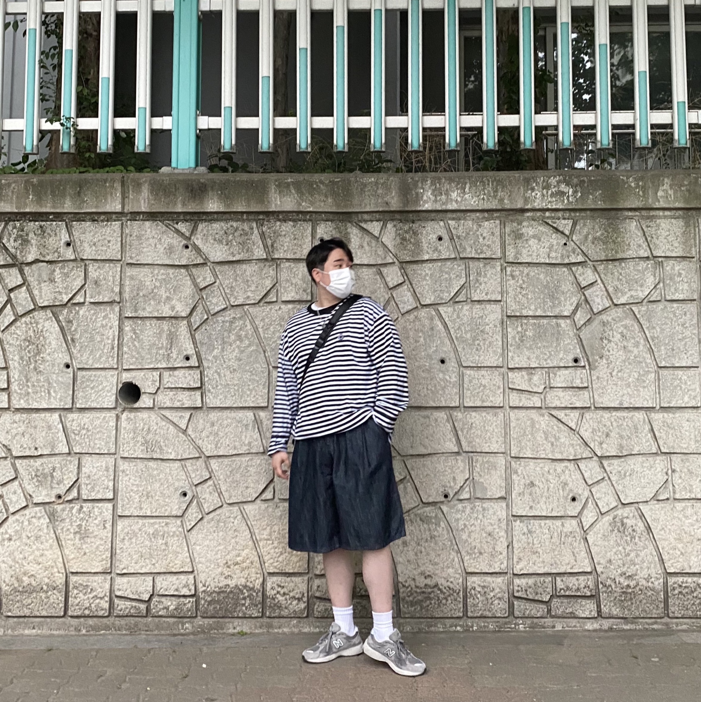 New Balance 2002R Grey 착용 스타일