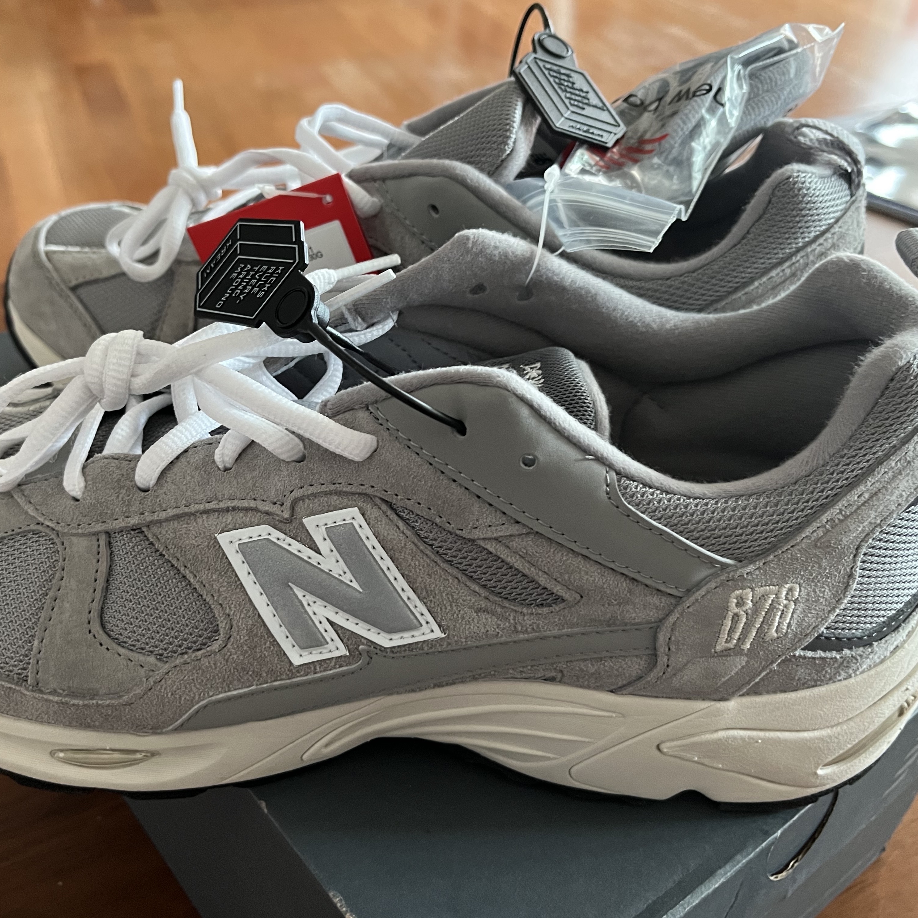 New Balance 878 Gray 착용 스타일